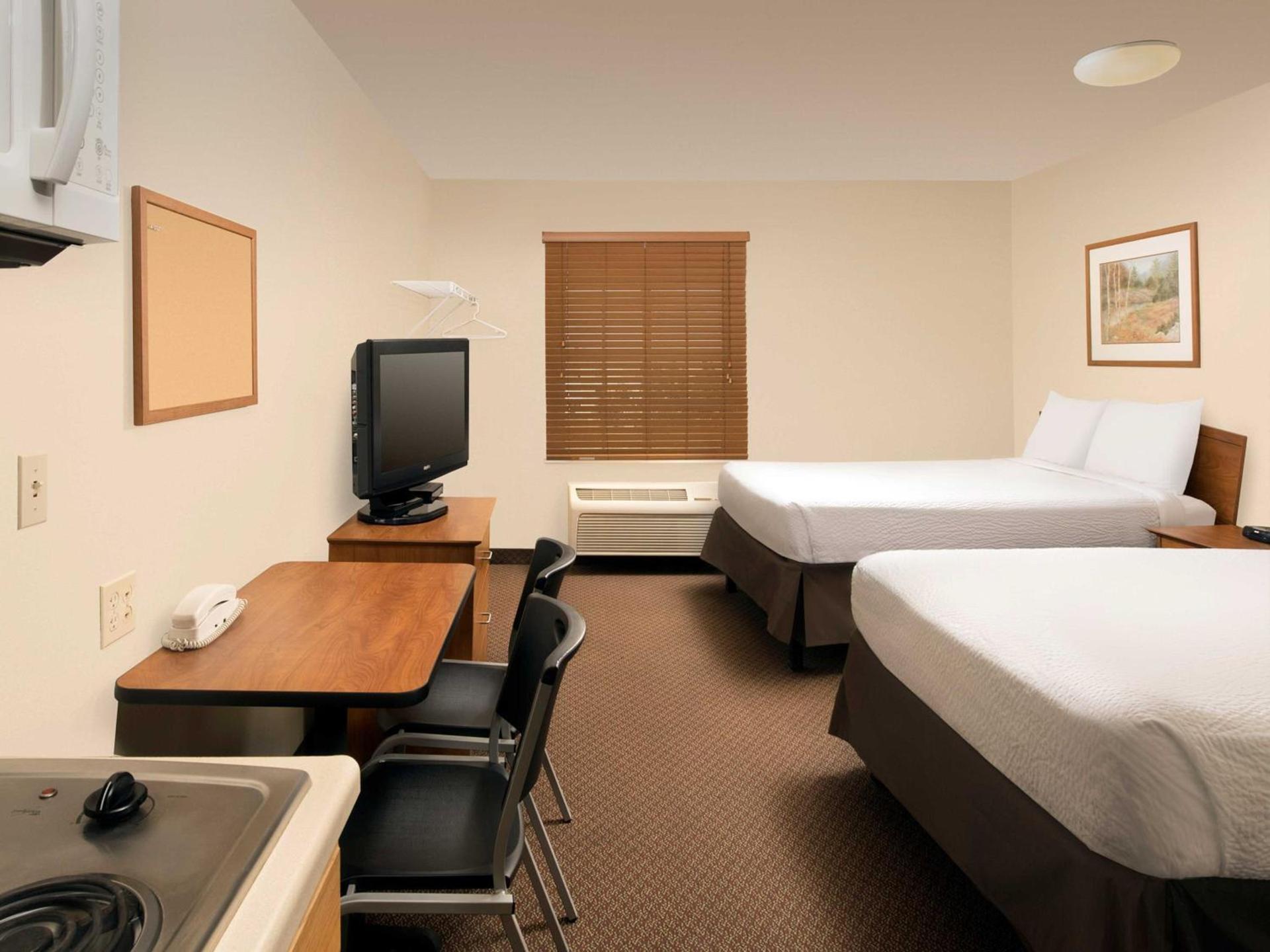 WoodSpring Suites Midland photo 16