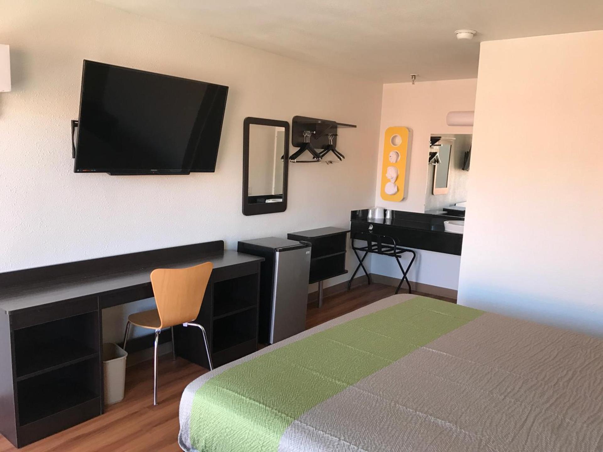 Motel 6 Abilene, TX - East photo 40