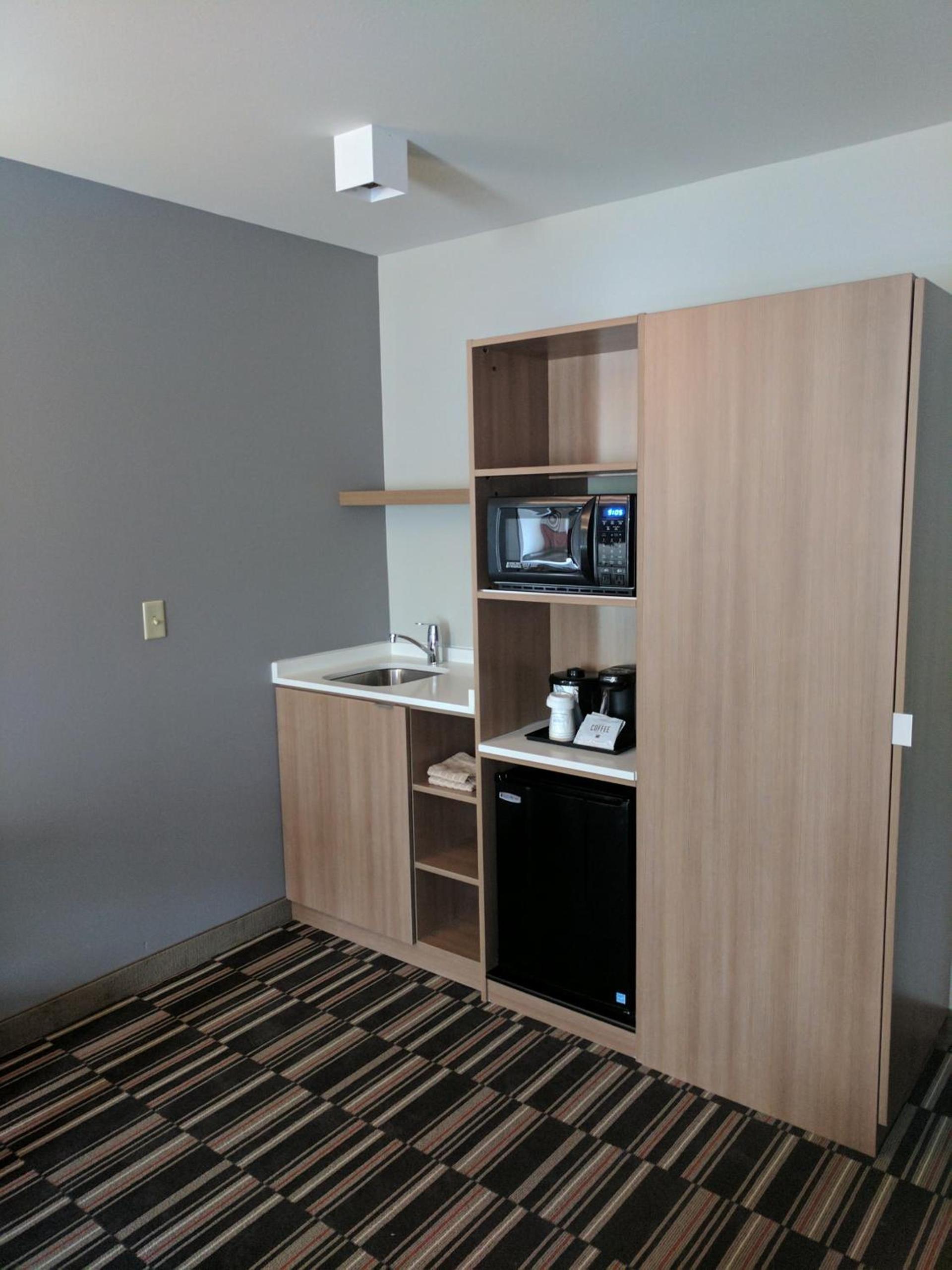 Microtel Inn & Suites by Wyndham Clarion photo 45