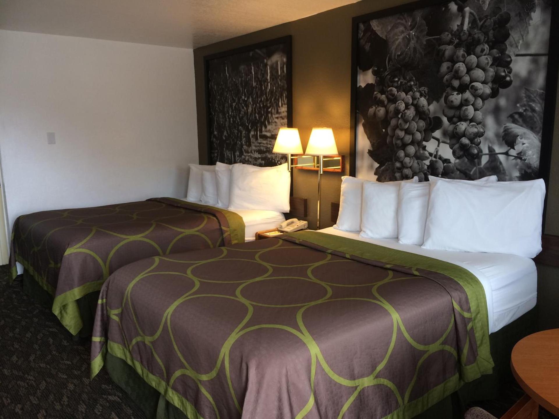 Super 8 by Wyndham Fort Bragg photo 18