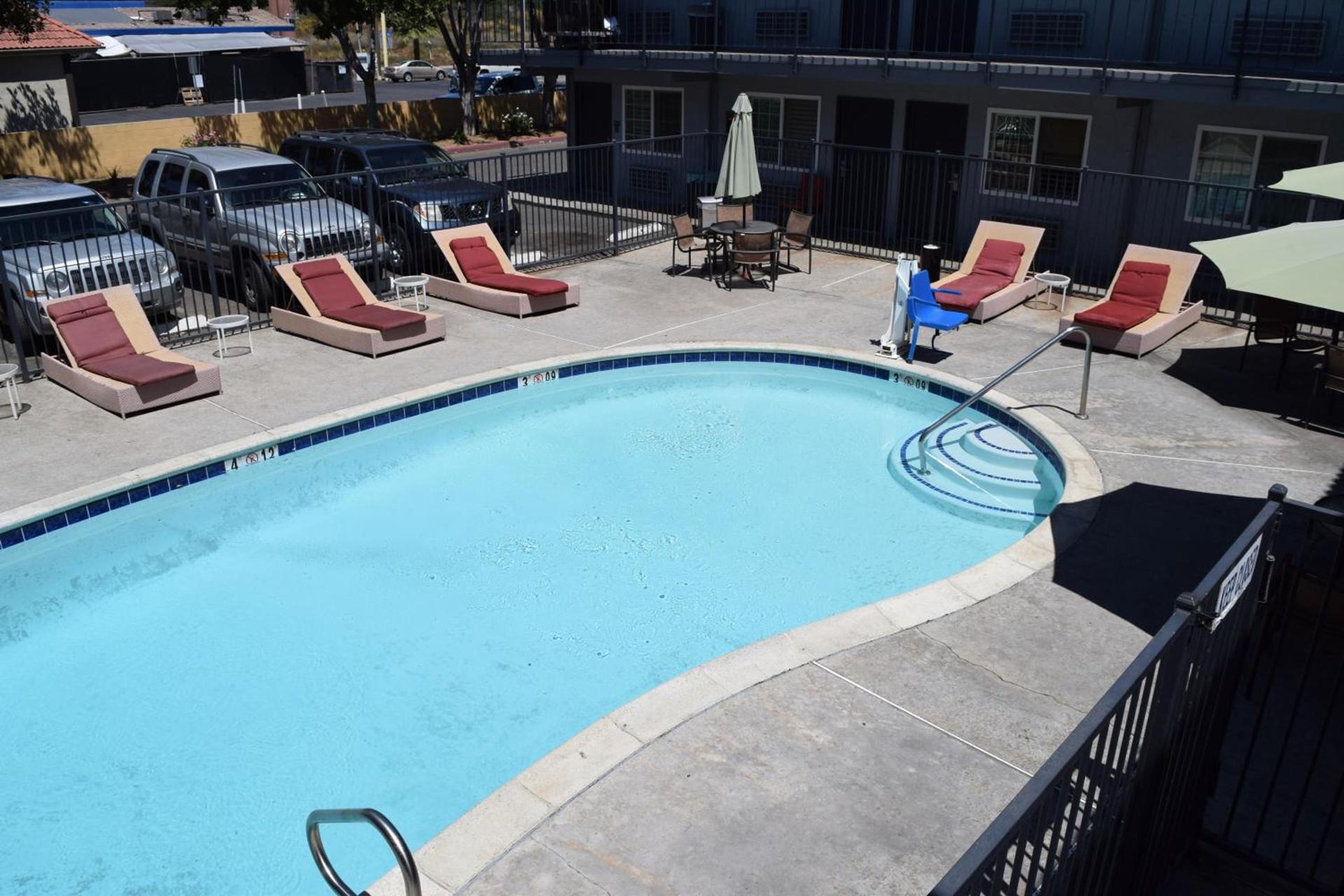 Studio 6 Suites San Ysidro CA San Diego South Bay photo 21