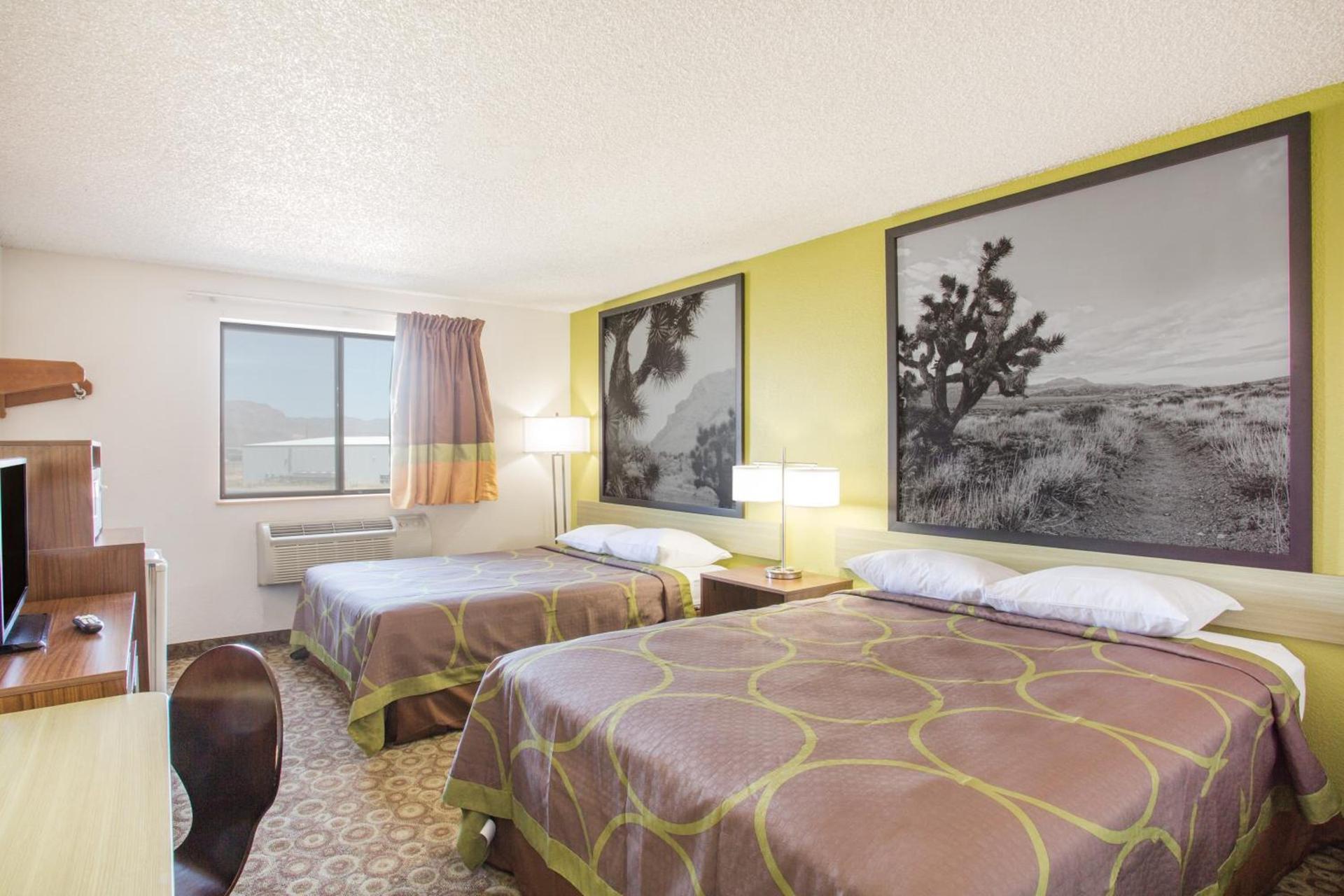 Super 8 by Wyndham Kingman photo 25
