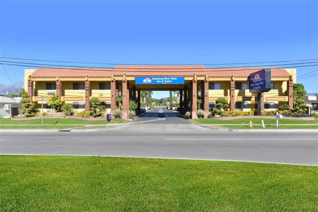 Americas Best Value Inn & Suites - Fontana photo 13