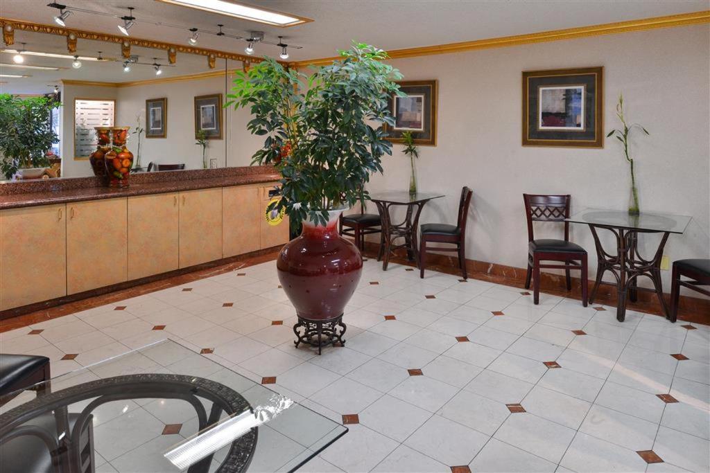 Americas Best Value Inn & Suites - Fontana photo 9