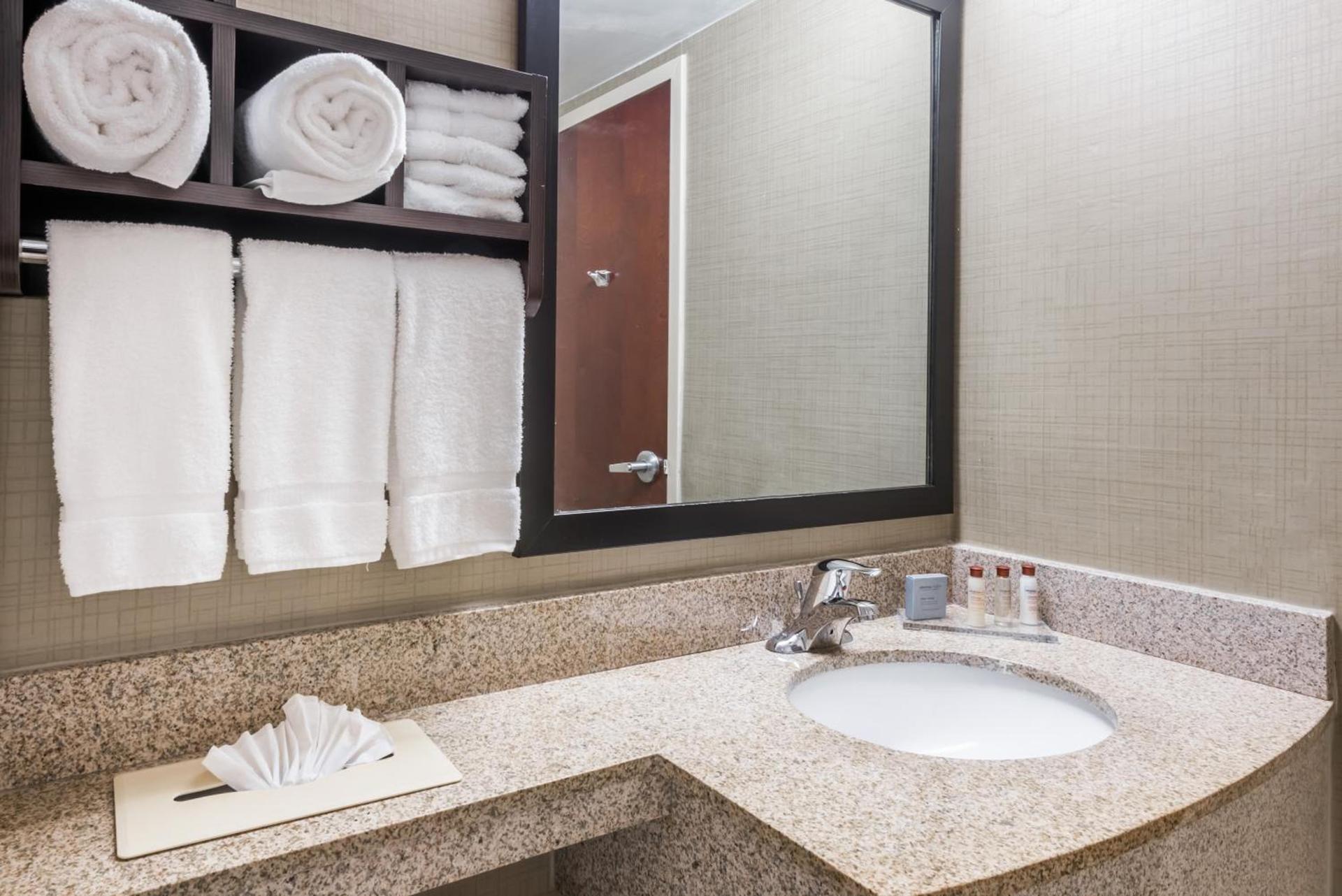 Wingate by Wyndham Springfield photo 28