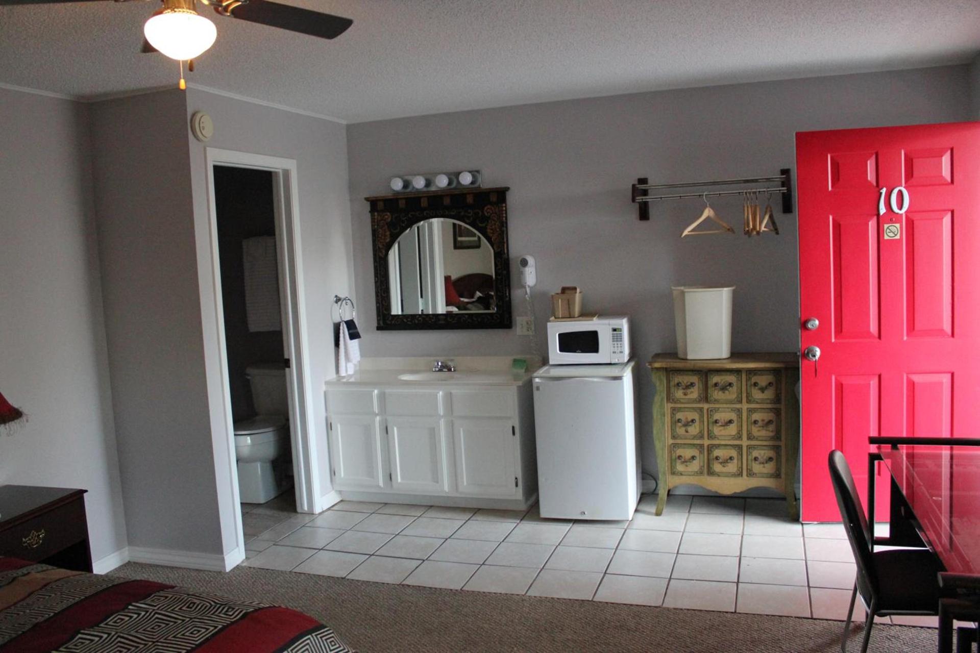 Brydan Suites photo 96