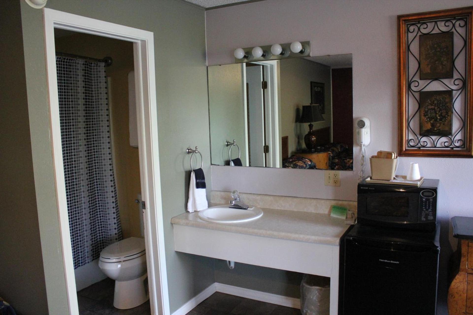 Brydan Suites photo 85