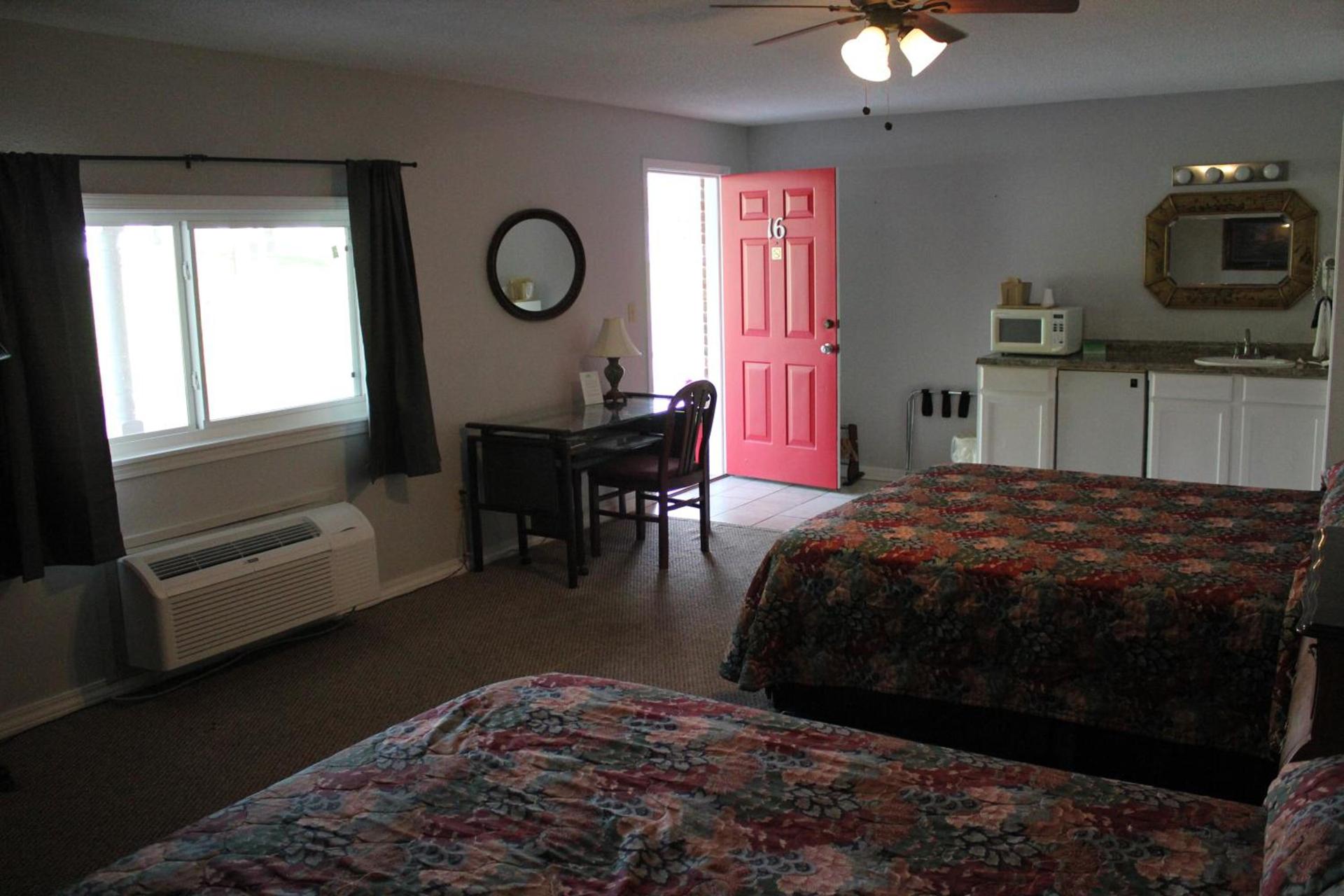 Brydan Suites photo 80