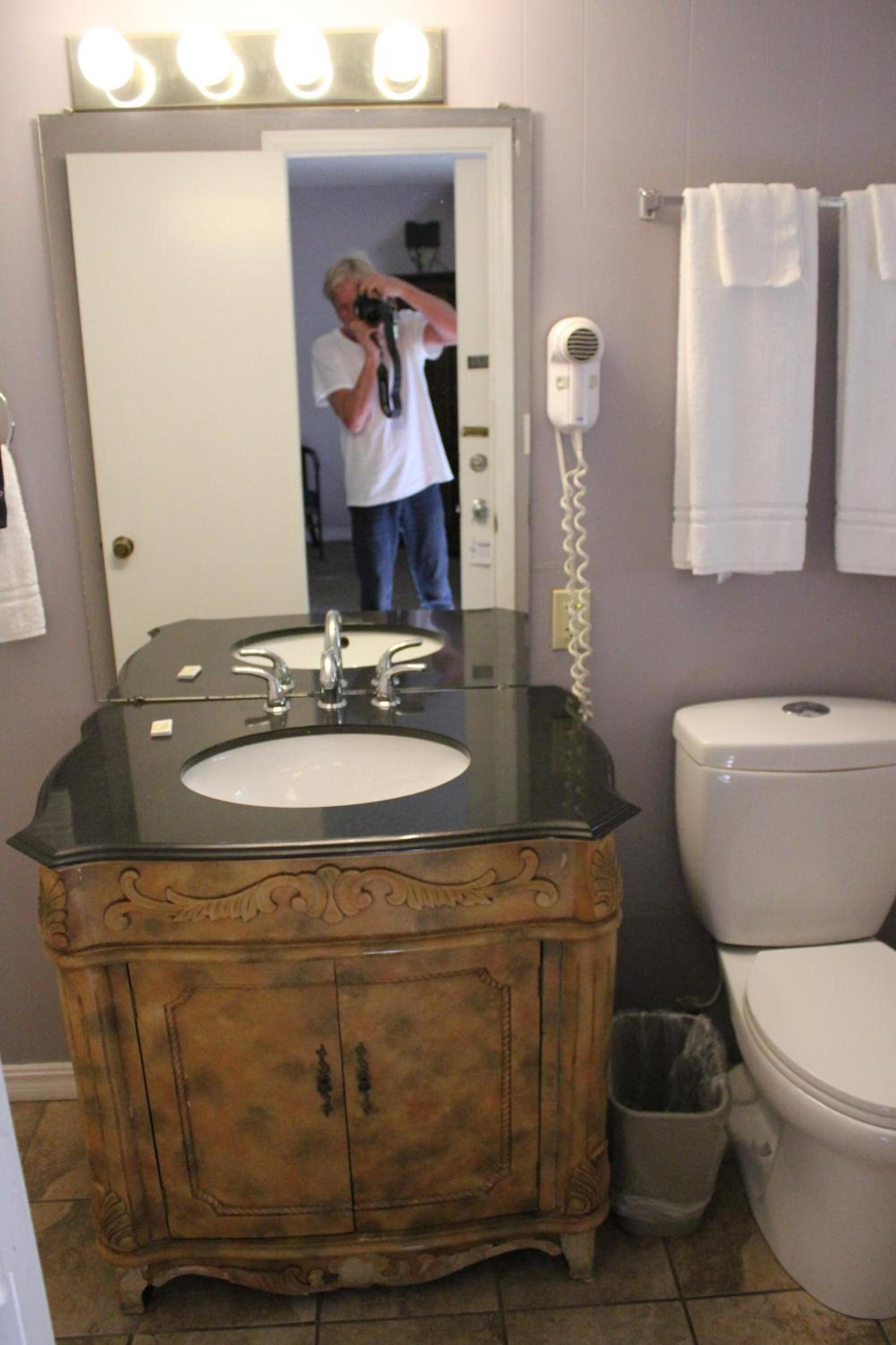 Brydan Suites photo 93