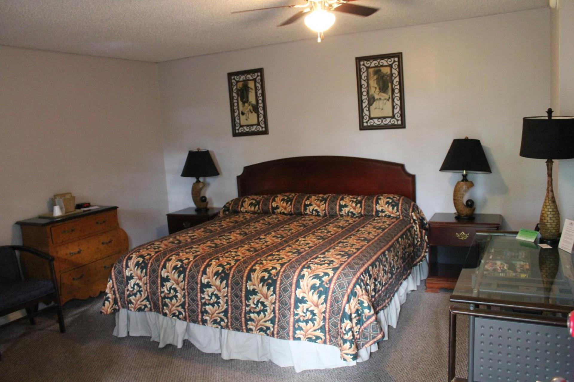 Brydan Suites photo 82