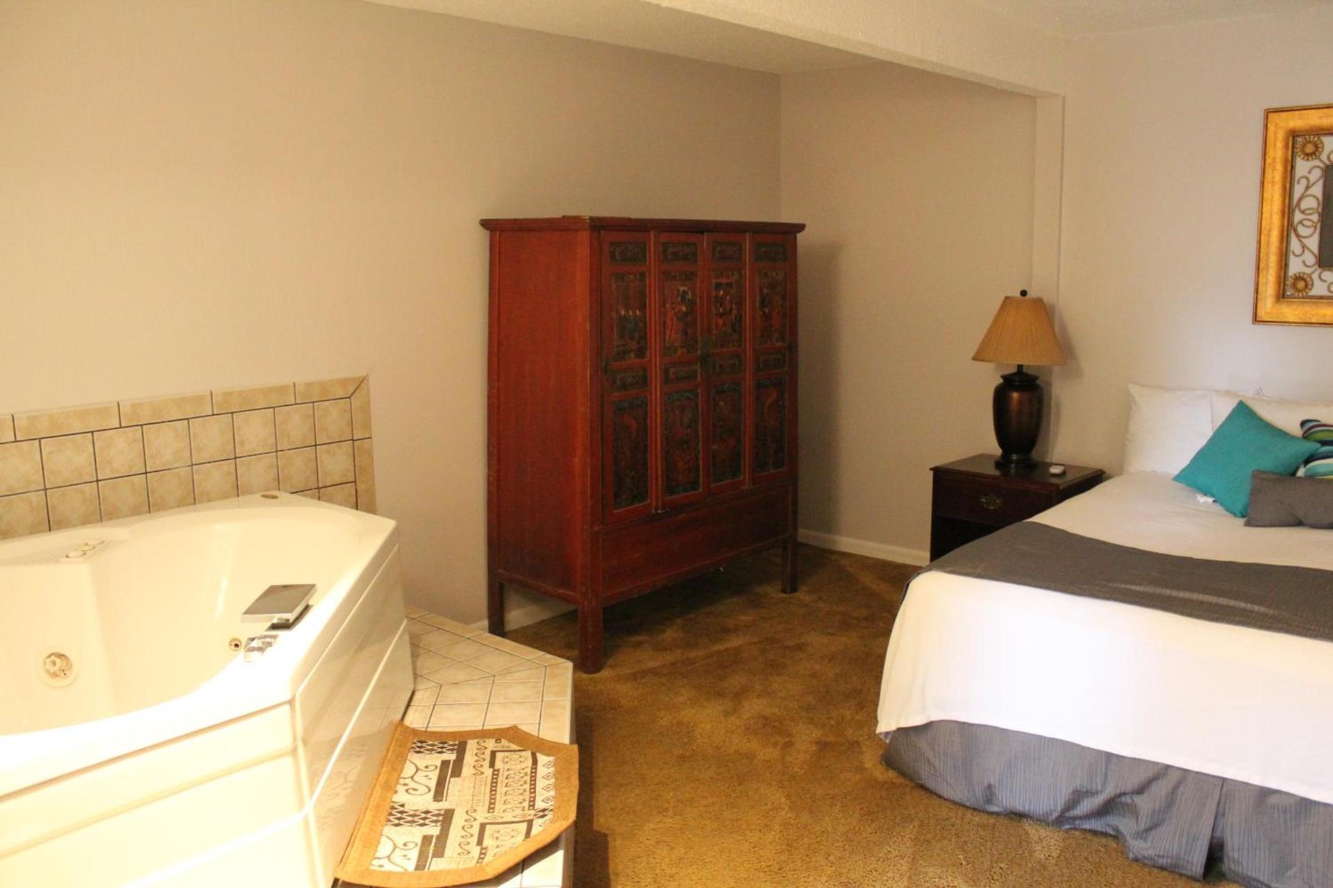 Brydan Suites photo 97