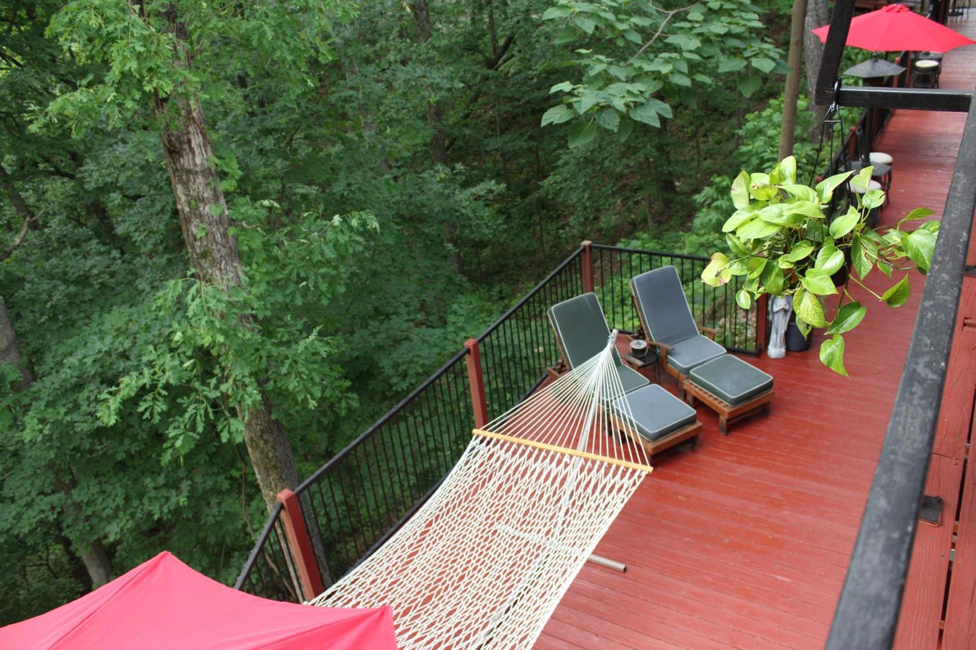 Brydan Suites photo 5