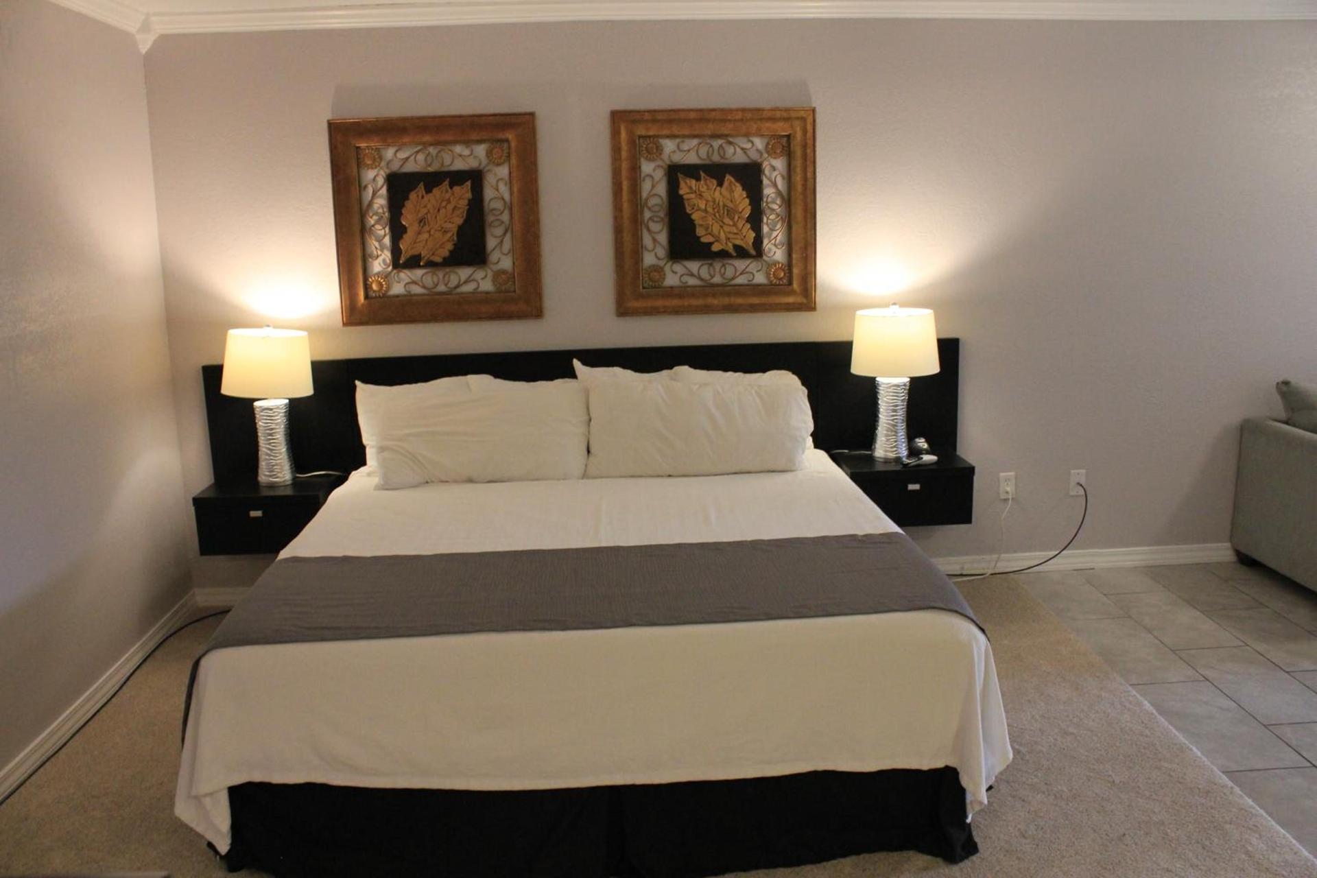 Brydan Suites photo 99