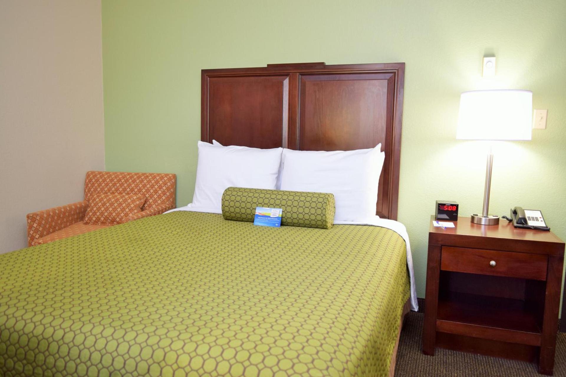Baymont by Wyndham Pierre photo 8