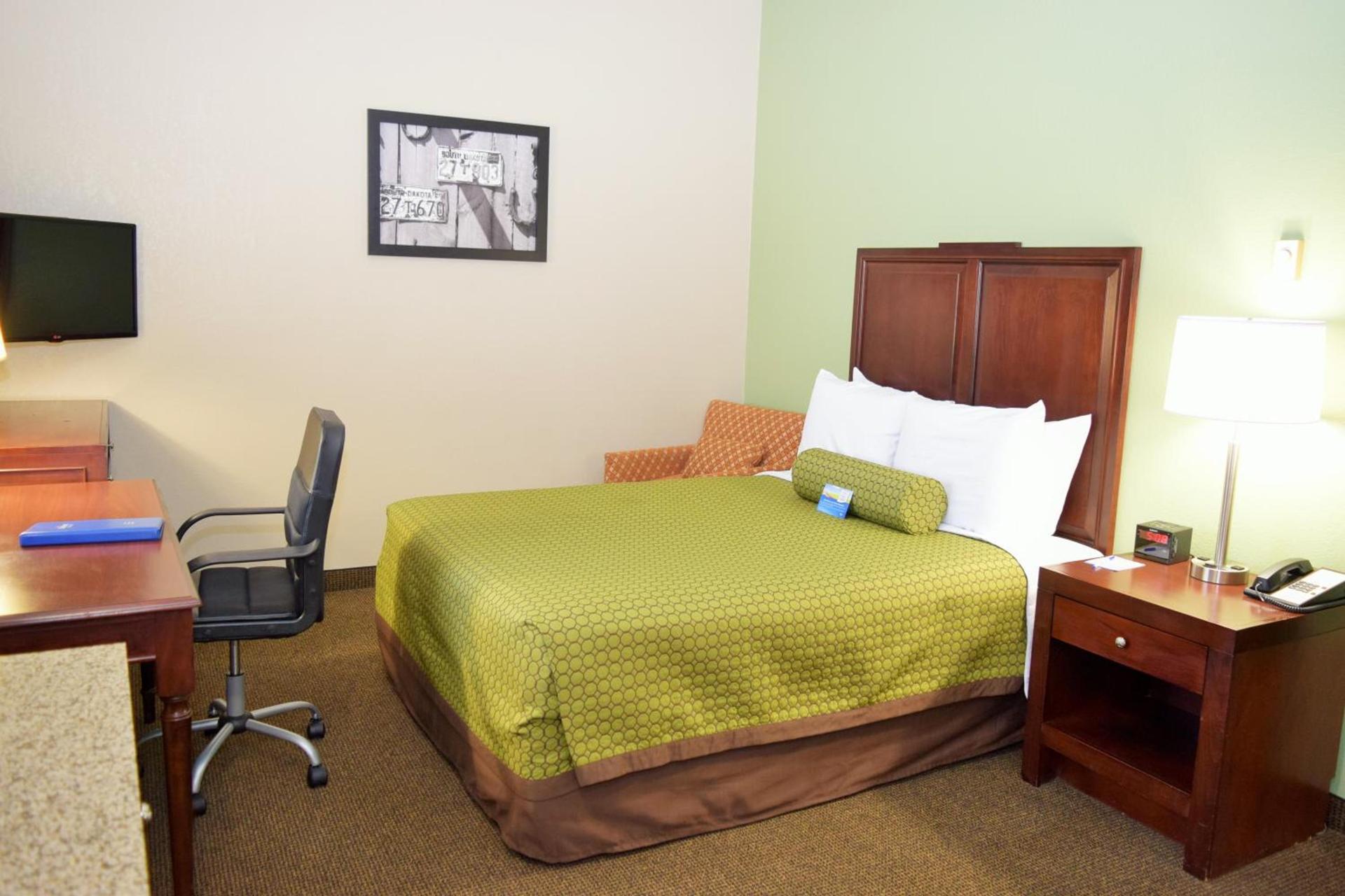 Baymont by Wyndham Pierre photo 9