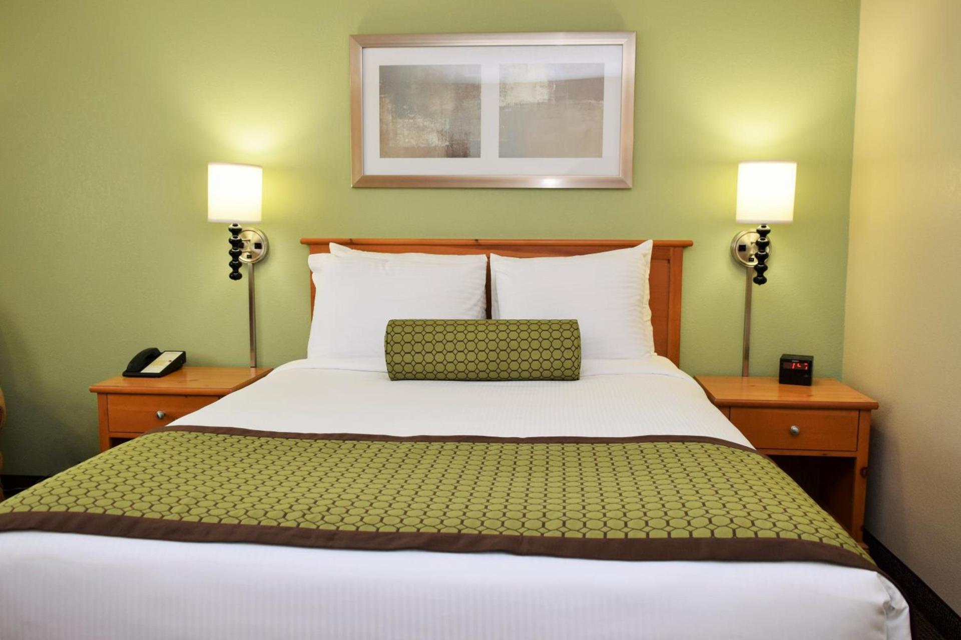 Baymont by Wyndham Pierre photo 10