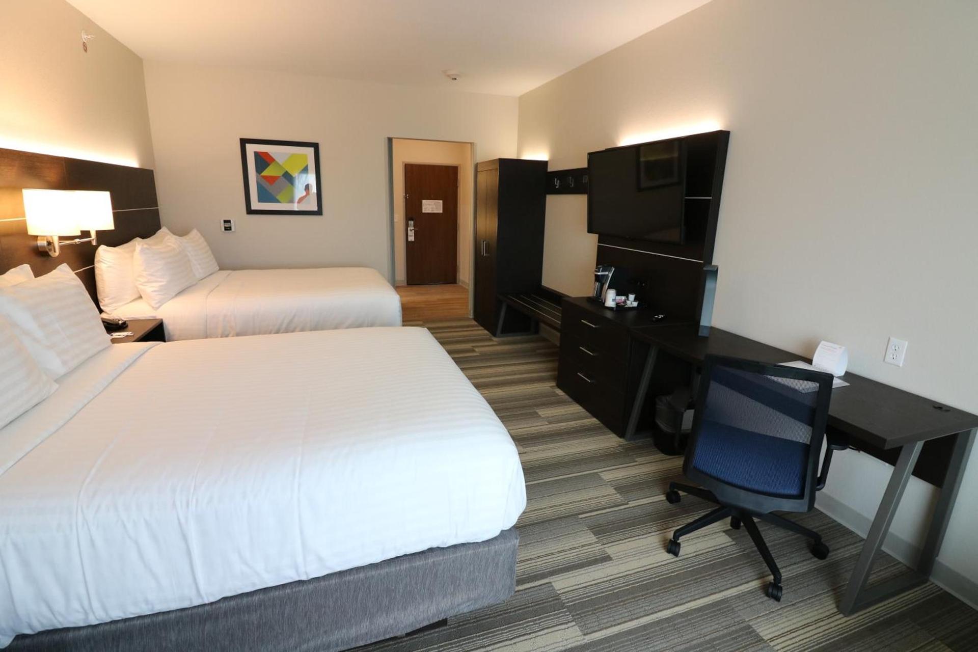 Holiday Inn Express & Suites - Coffeyville by IHG photo 6