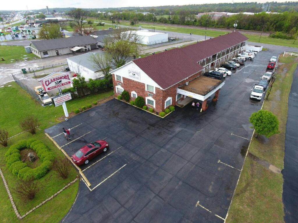 Claremore Motor Inn photo 4