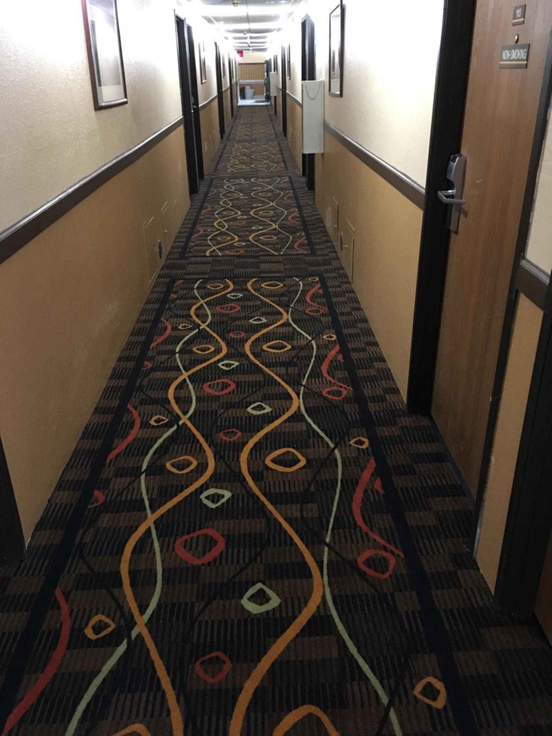 Faribault Hometown Inn & Suites photo 10