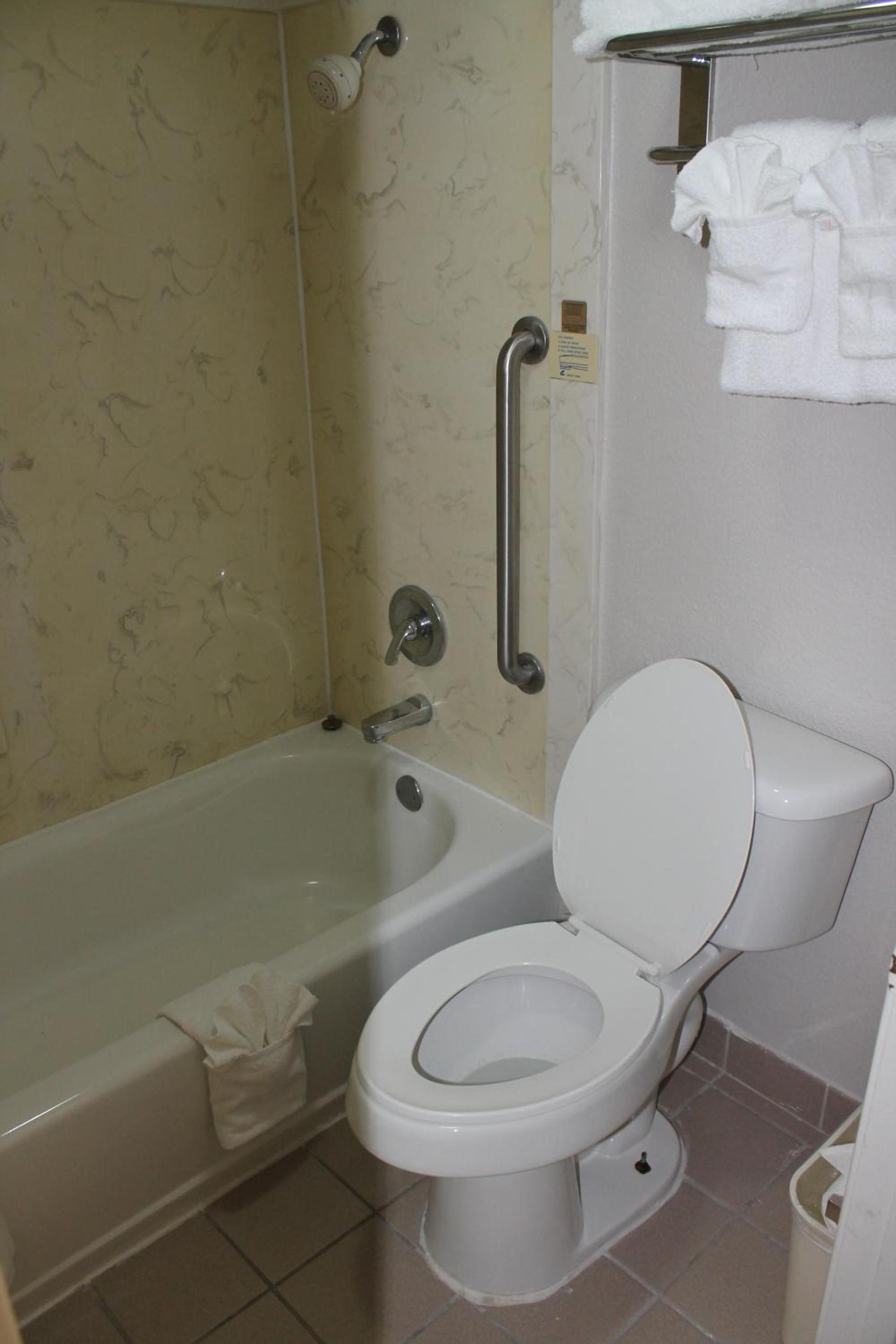 Quality Inn & Suites Port Arthur - Nederland photo 54