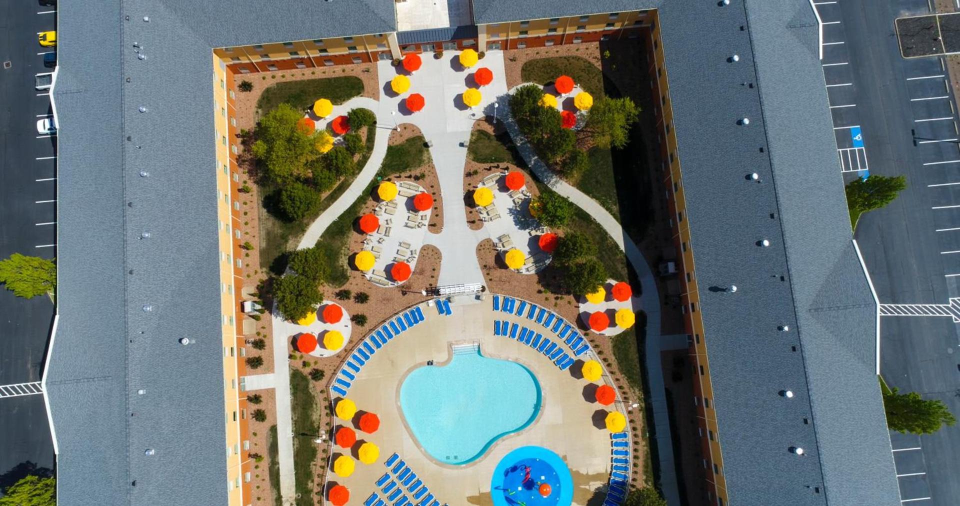 Cedar Point's Express Hotel photo 8