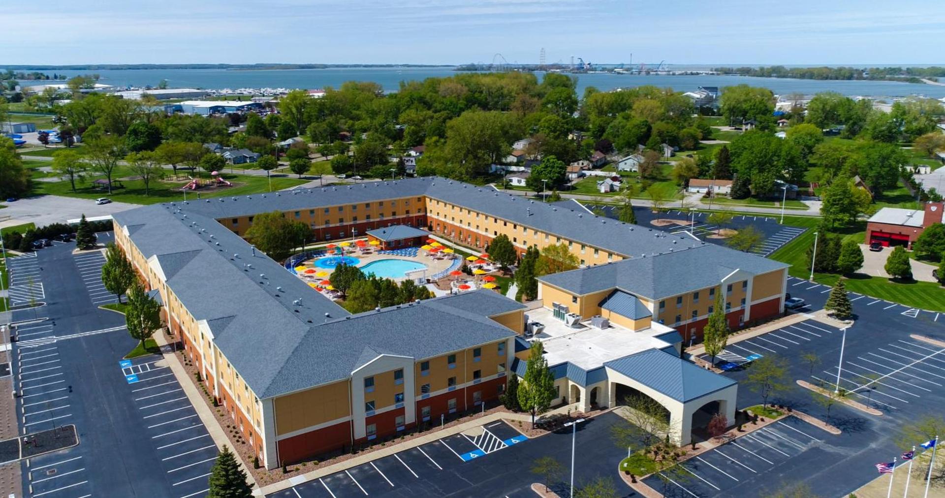 Cedar Point's Express Hotel — hotel in Sandusky