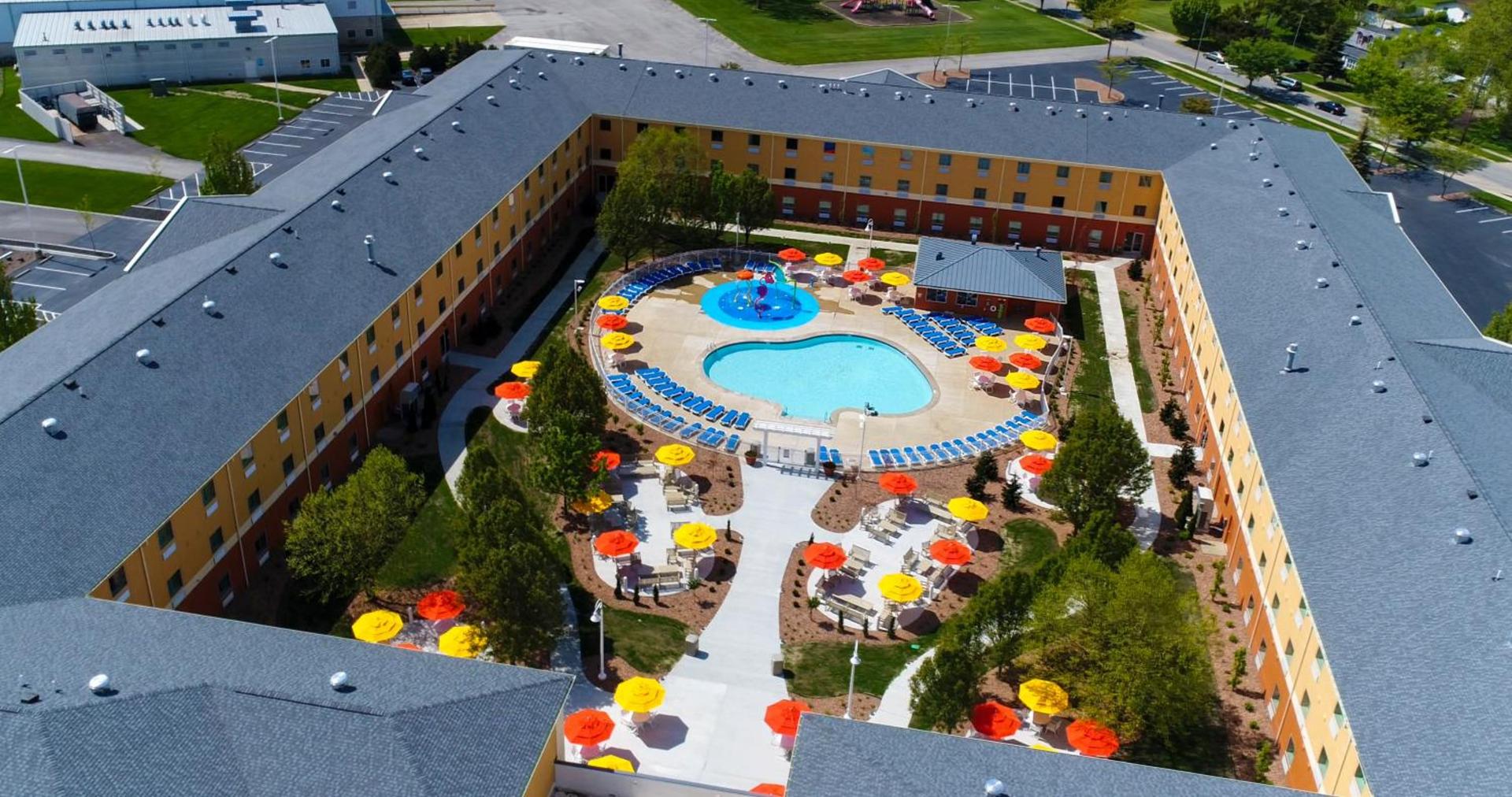 Cedar Point's Express Hotel photo 5