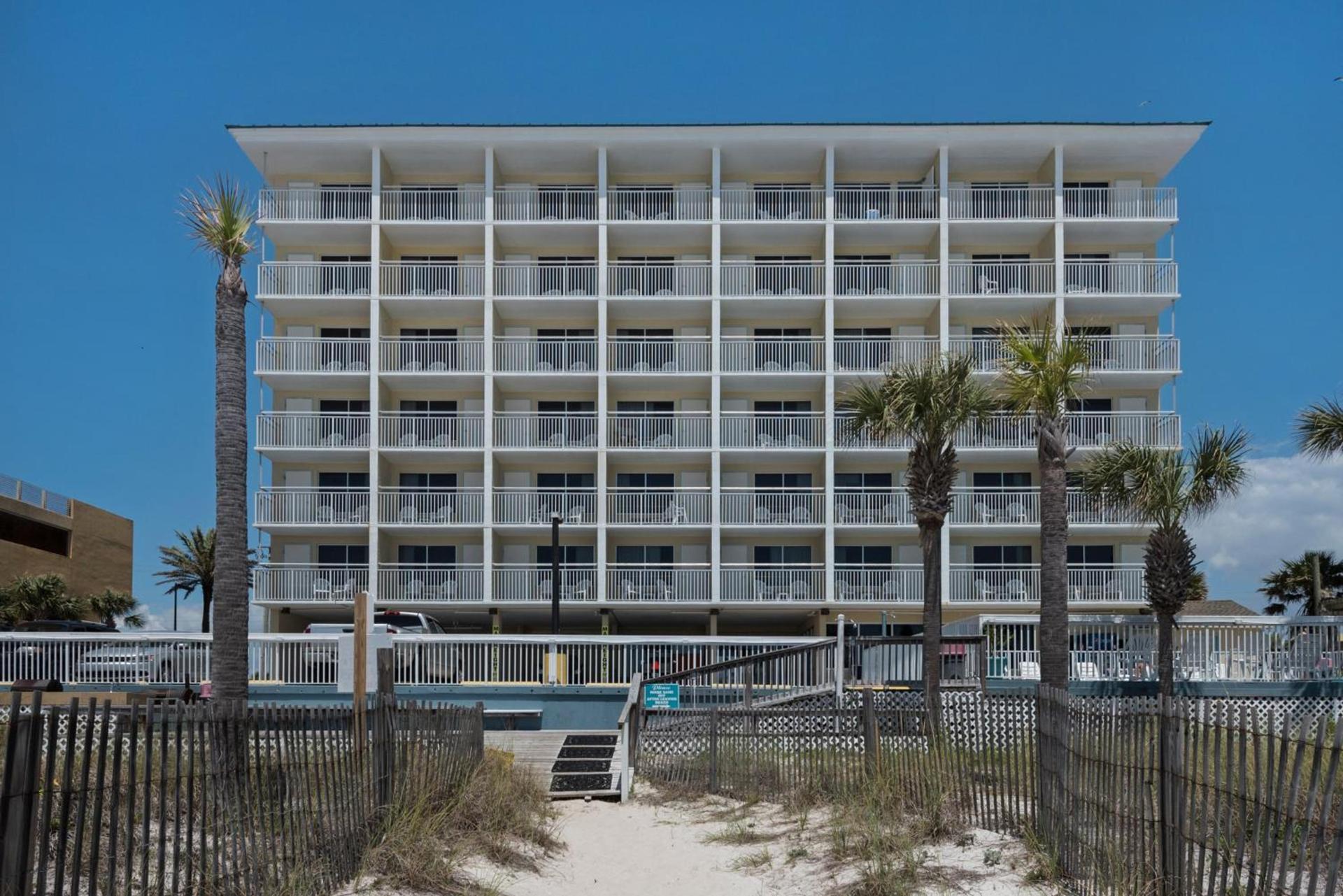 Palm & Tide Beachfront Hotel photo 7
