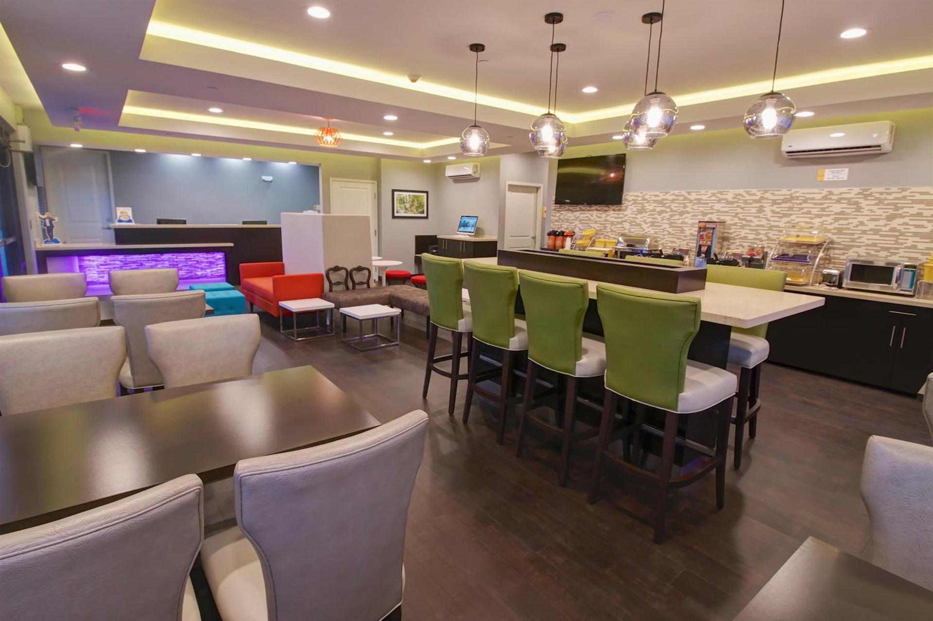 Days Inn & Suites by Wyndham Port Arthur photo 17