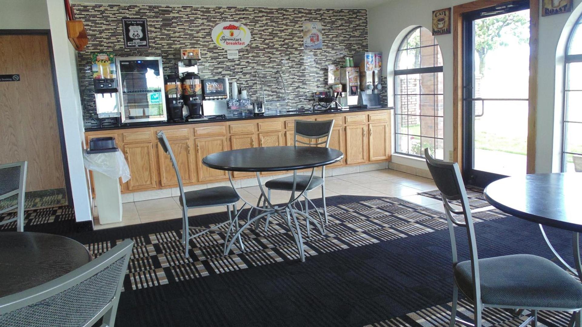 Super 8 by Wyndham Sapulpa/Tulsa Area photo 29