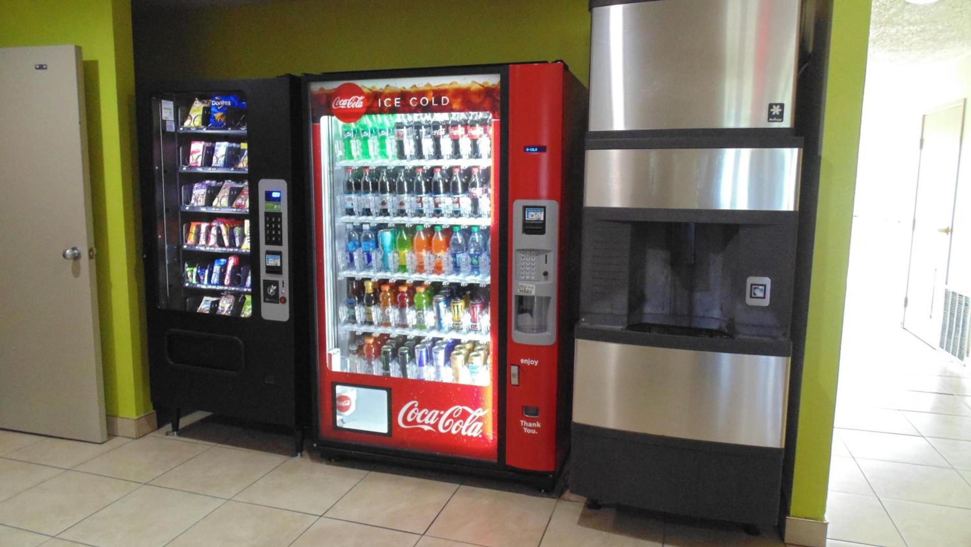 Super 8 by Wyndham Sapulpa/Tulsa Area photo 32