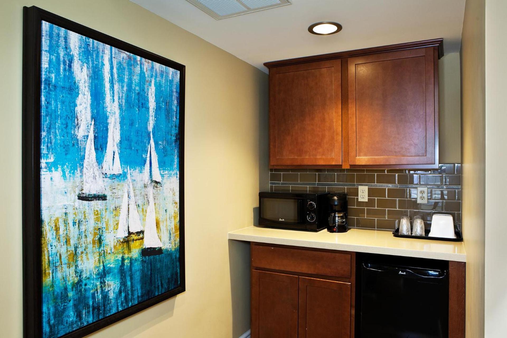 Pacific Shores Inn photo 13