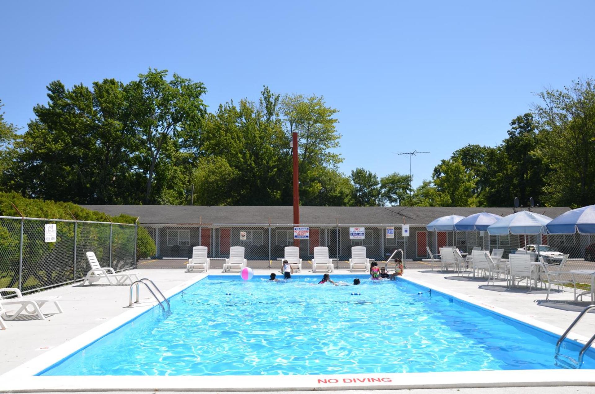 Beachway Motel photo 16