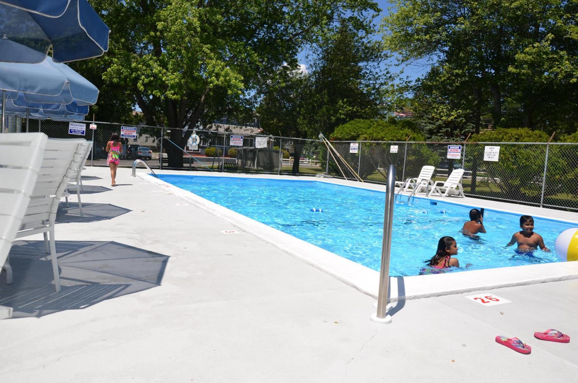 Beachway Motel photo 17