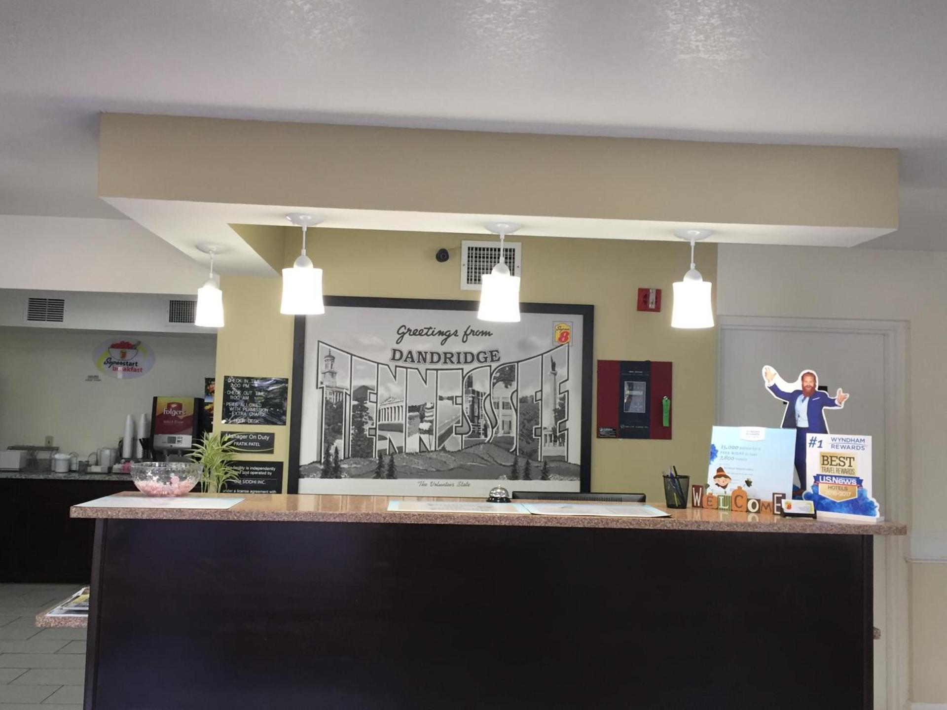 Super 8 by Wyndham Dandridge photo 15