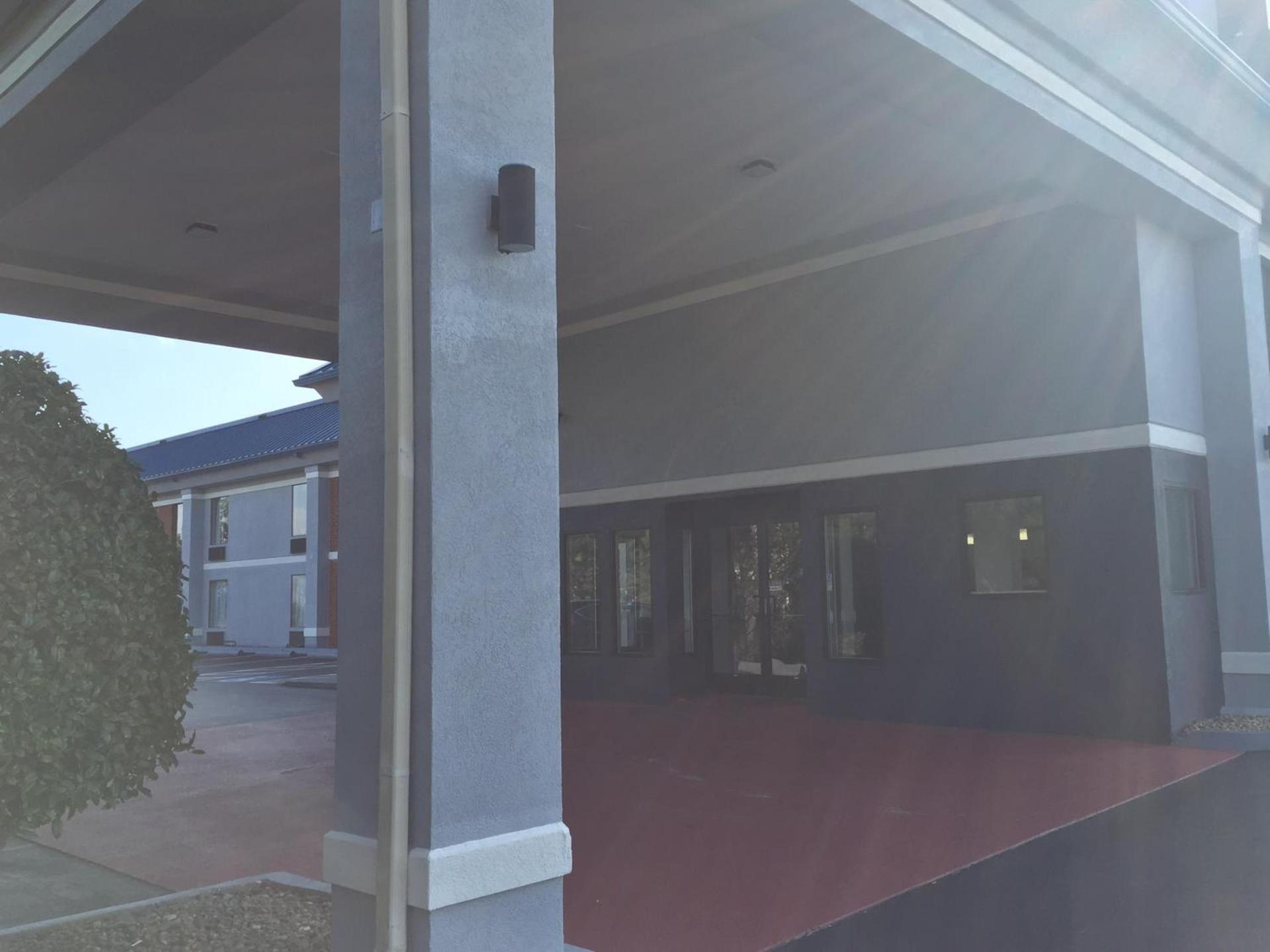 Super 8 by Wyndham Dandridge photo 25