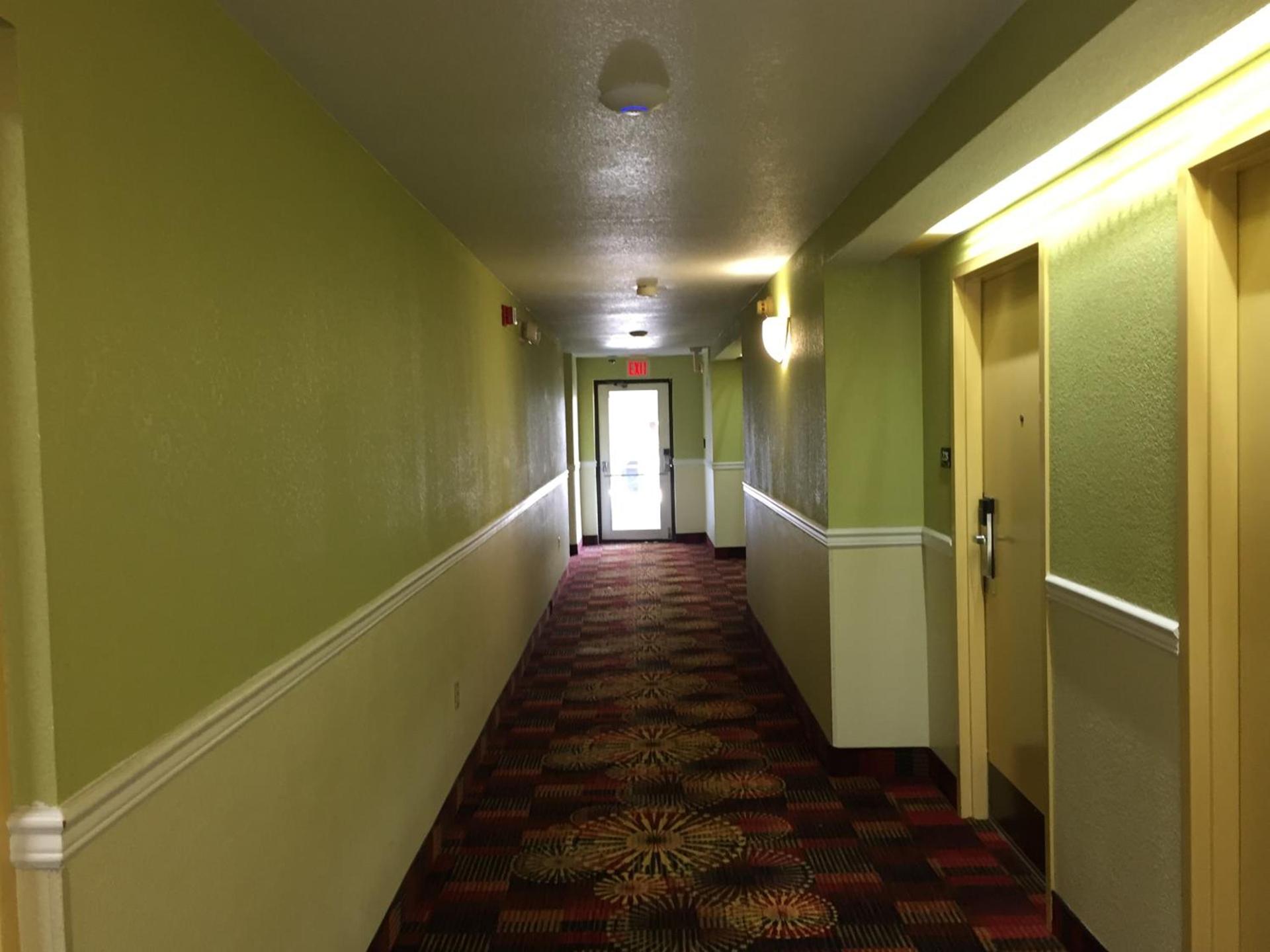 Super 8 by Wyndham Dandridge photo 46