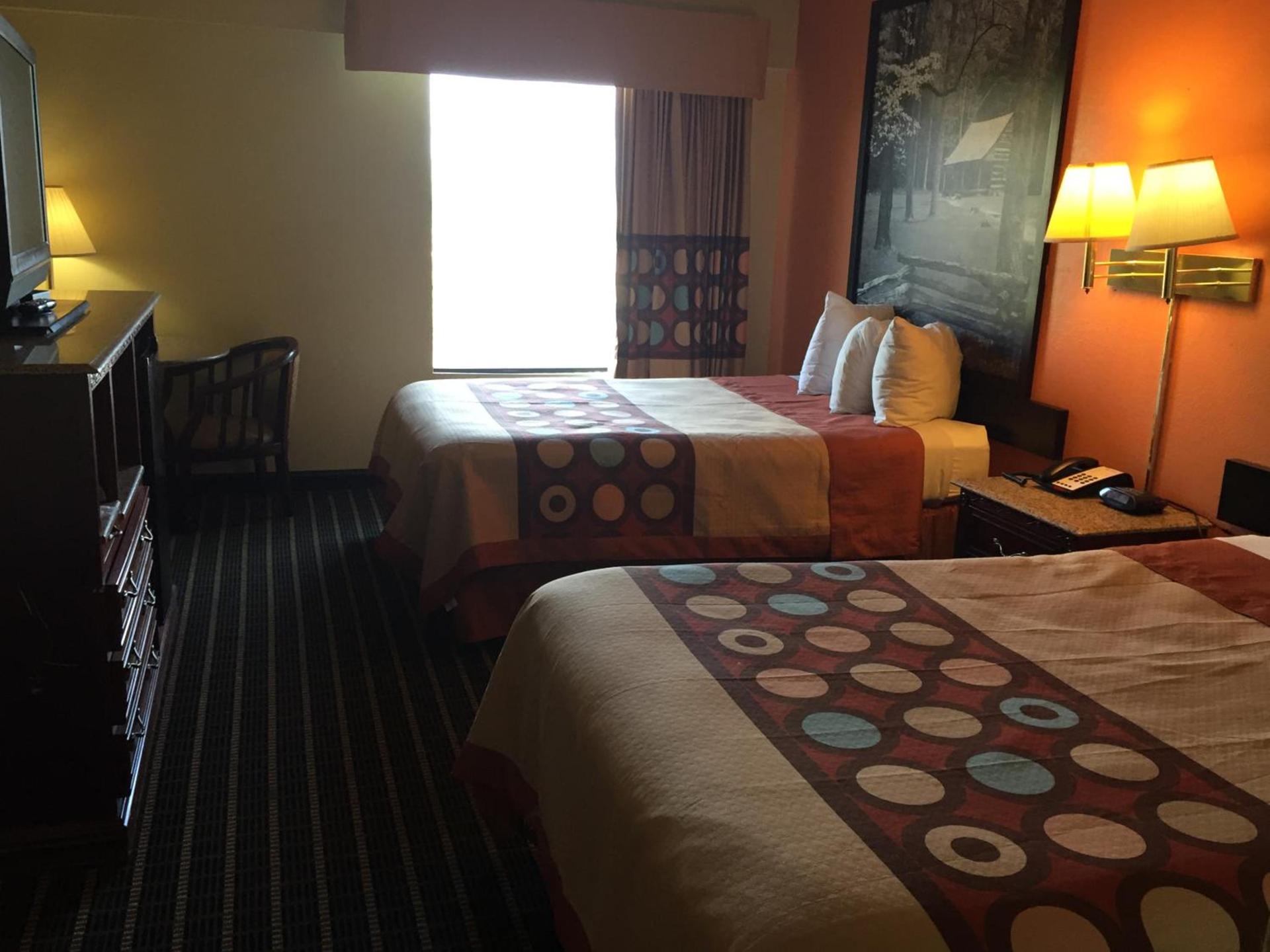 Super 8 by Wyndham Dandridge photo 37