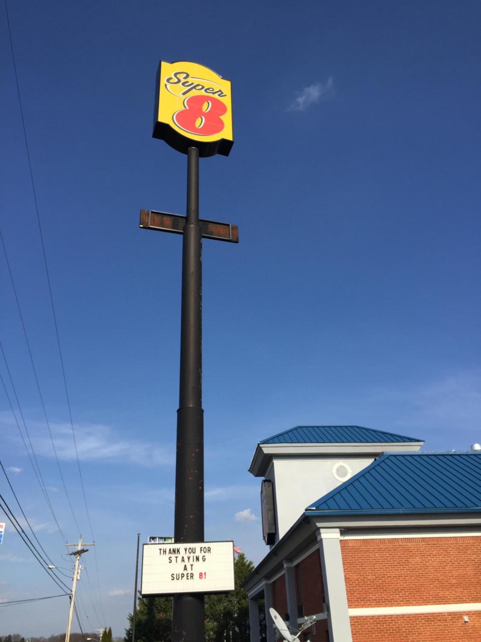 Super 8 by Wyndham Dandridge photo 49