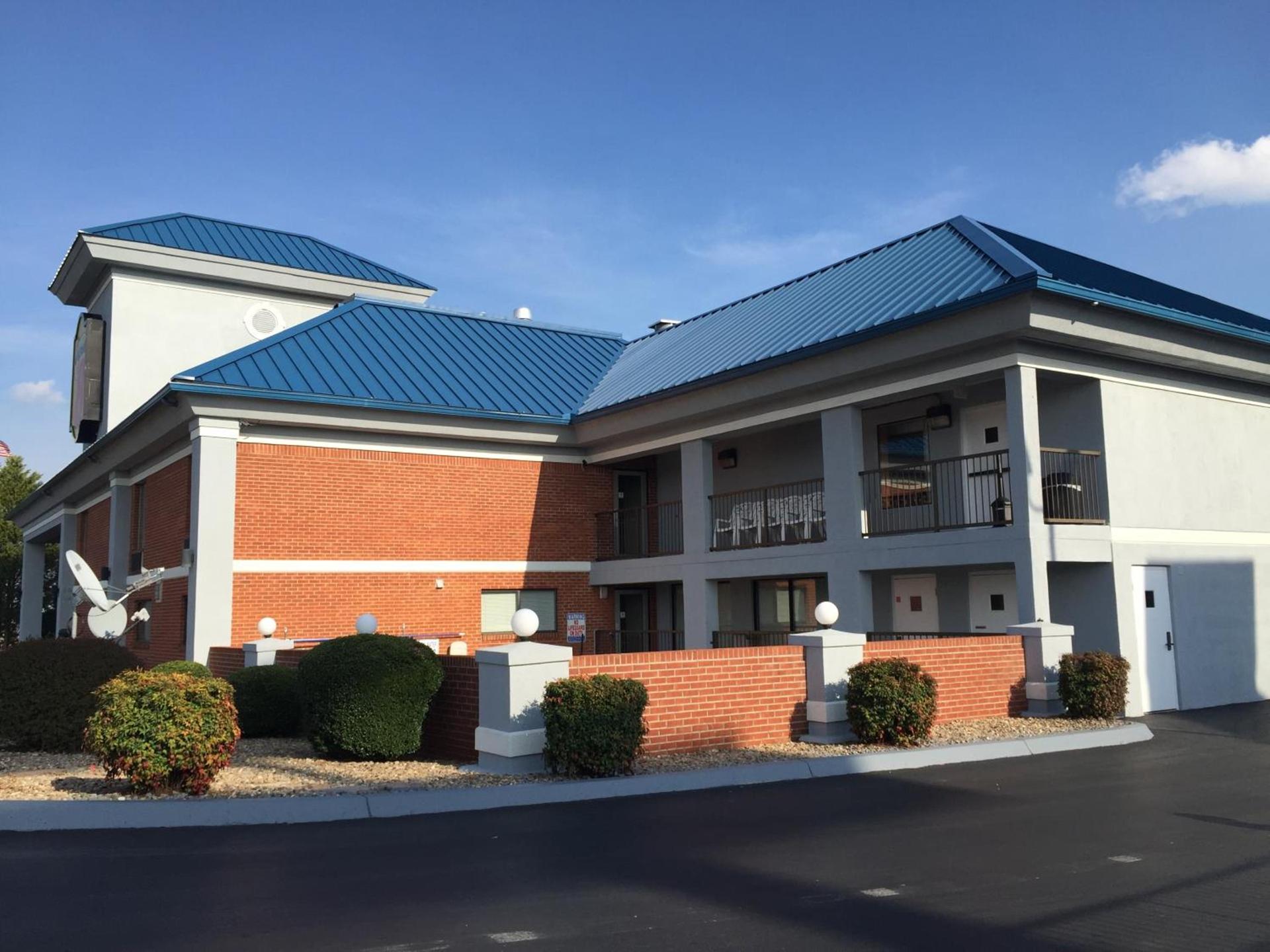 Super 8 by Wyndham Dandridge photo 29