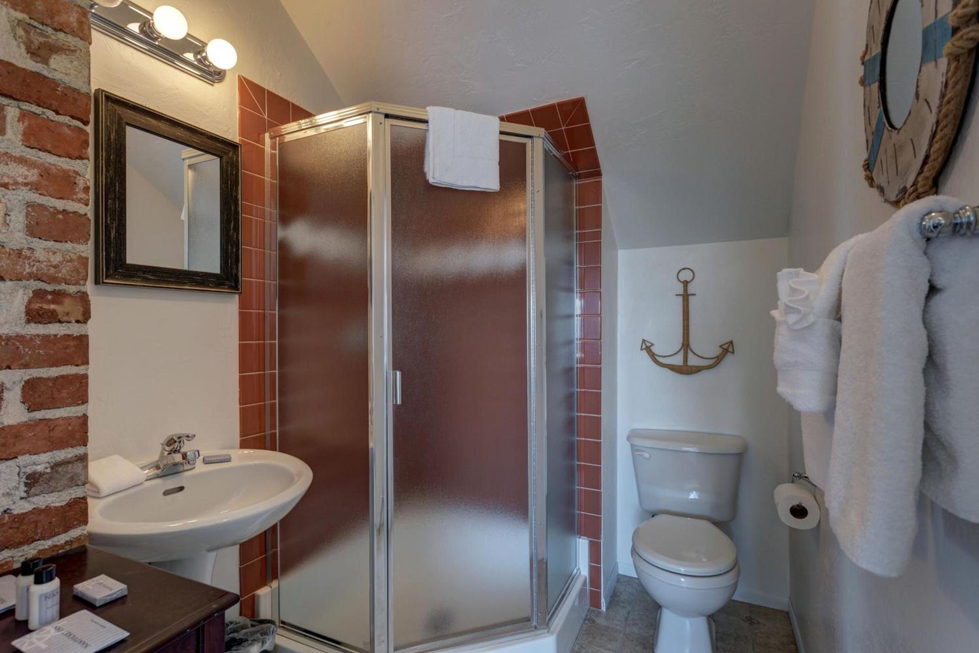 Nantucket Inn - Anacortes photo 17