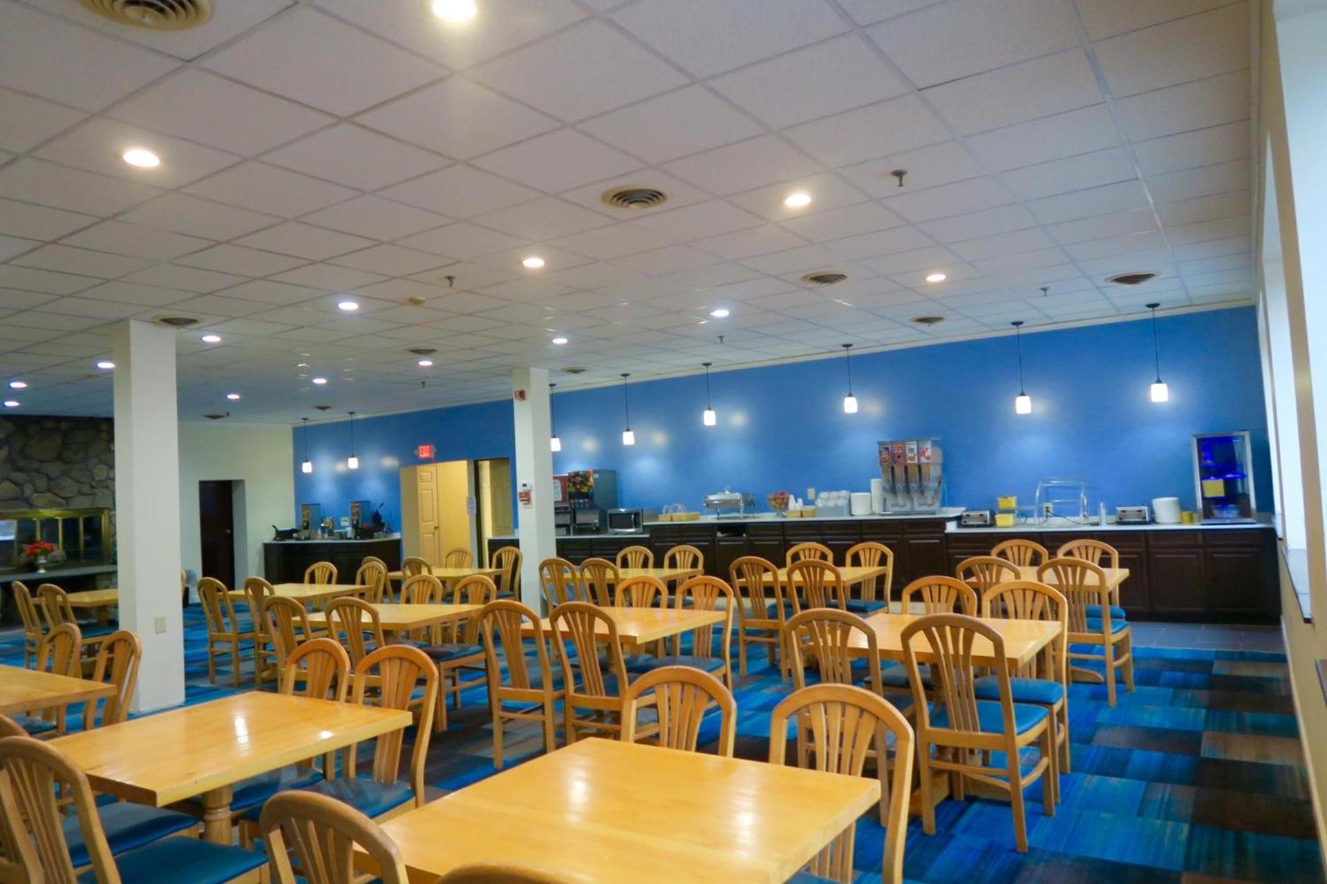 Days Inn by Wyndham Lincoln photo 39