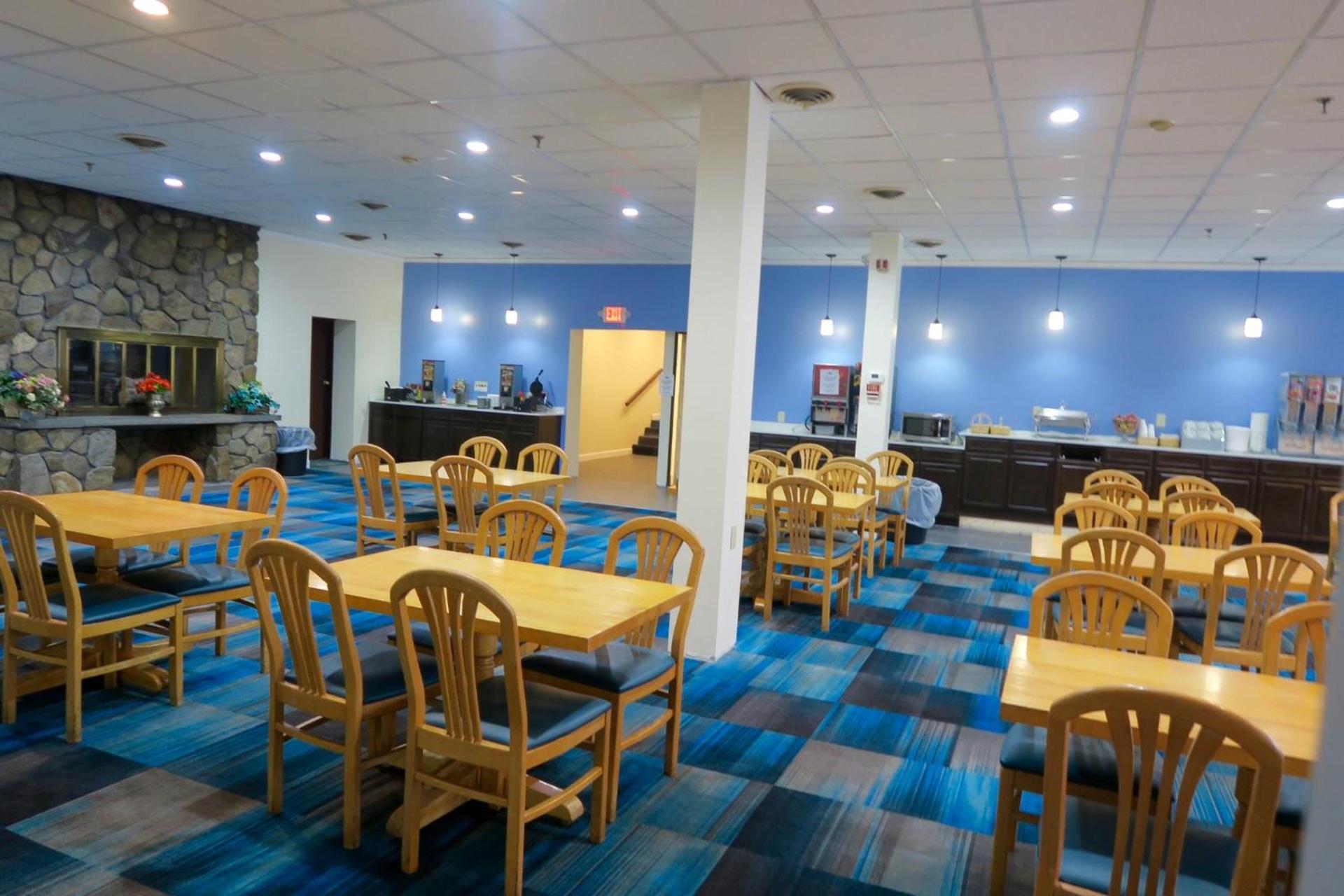 Days Inn by Wyndham Lincoln photo 44