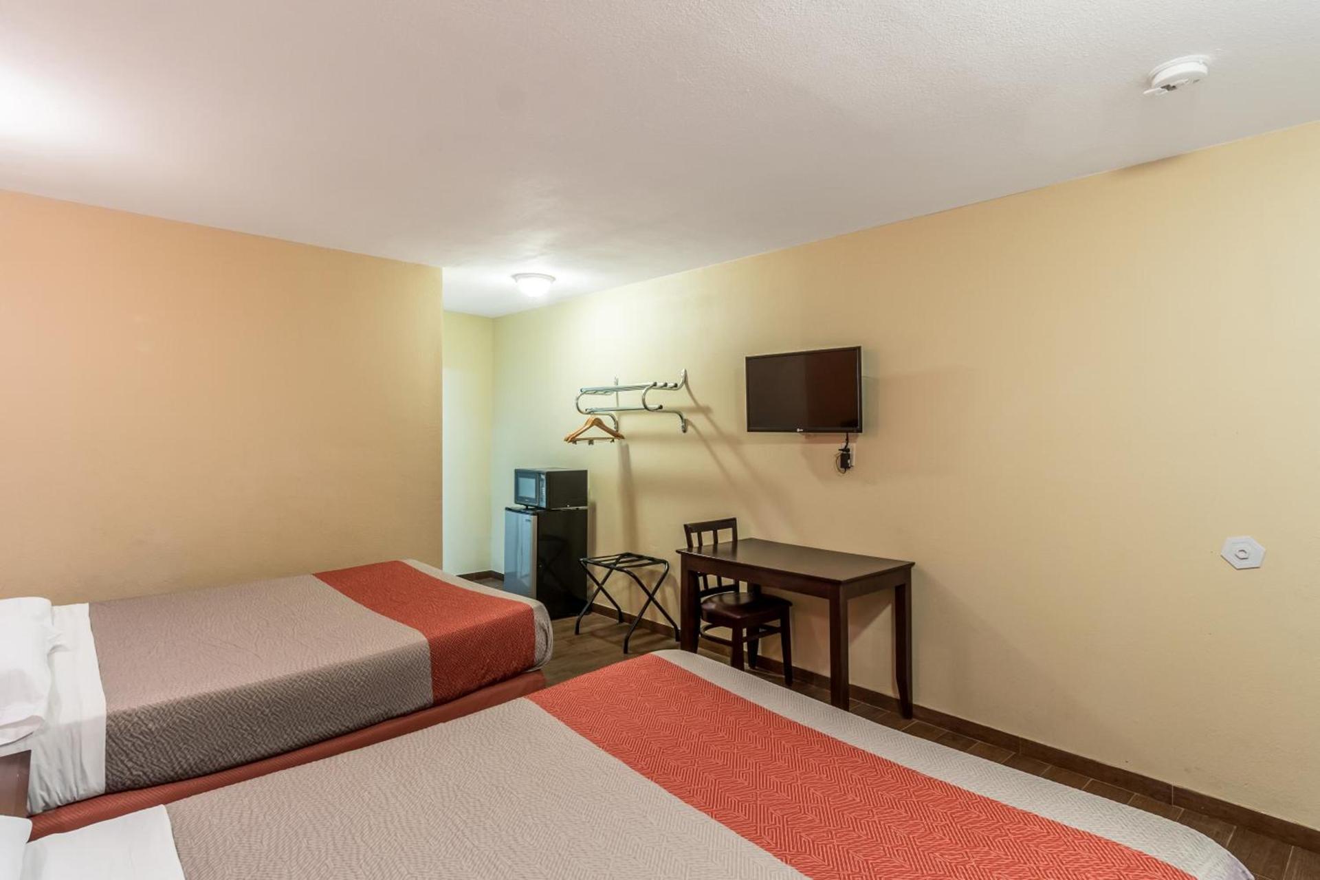 Motel 6-Blythe, CA - South photo 28