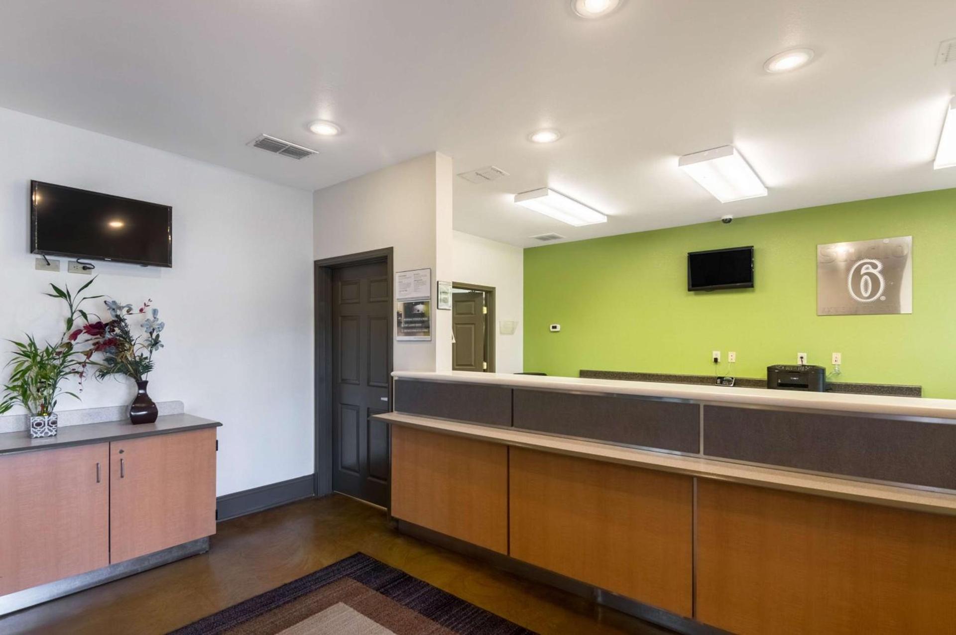 Blue Bonnet Suites -Lubbock, TX - Medical Center photo 26