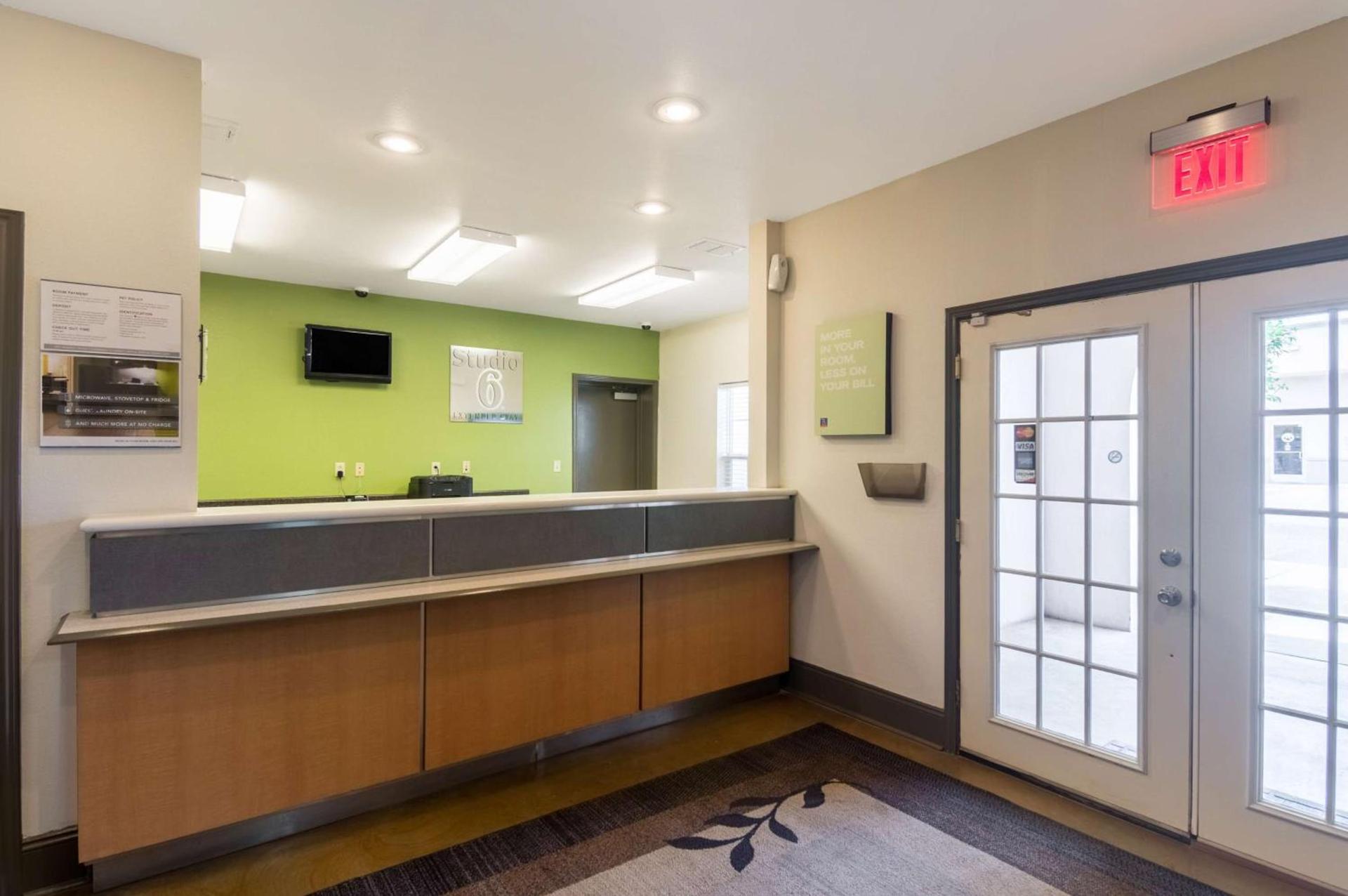 Blue Bonnet Suites -Lubbock, TX - Medical Center photo 28