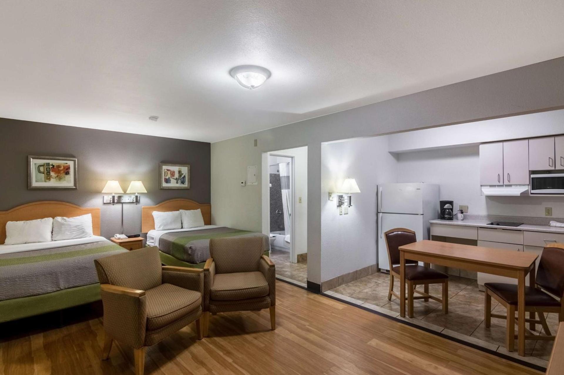 Blue Bonnet Suites -Lubbock, TX - Medical Center photo 6