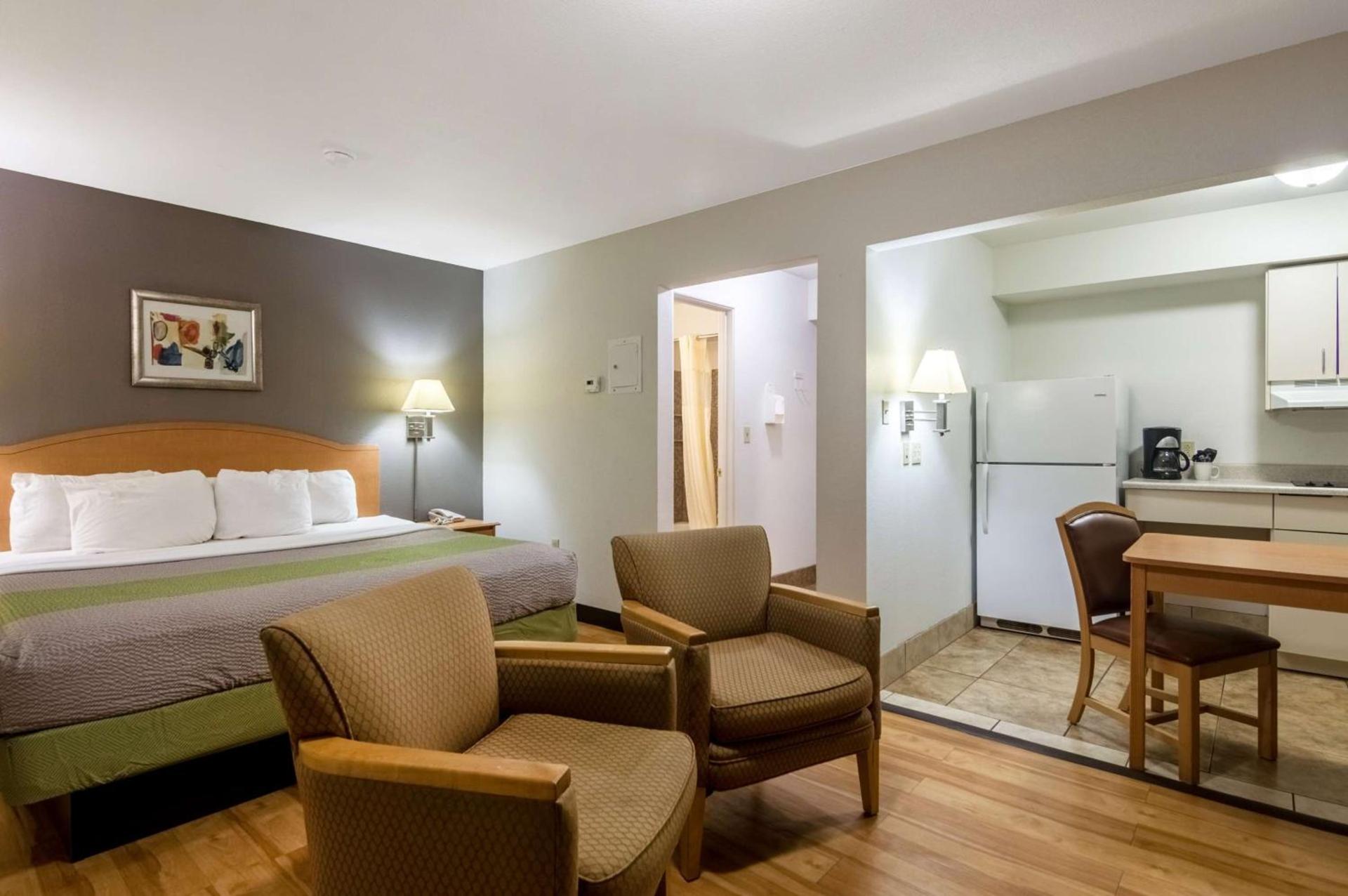 Blue Bonnet Suites -Lubbock, TX - Medical Center photo 16
