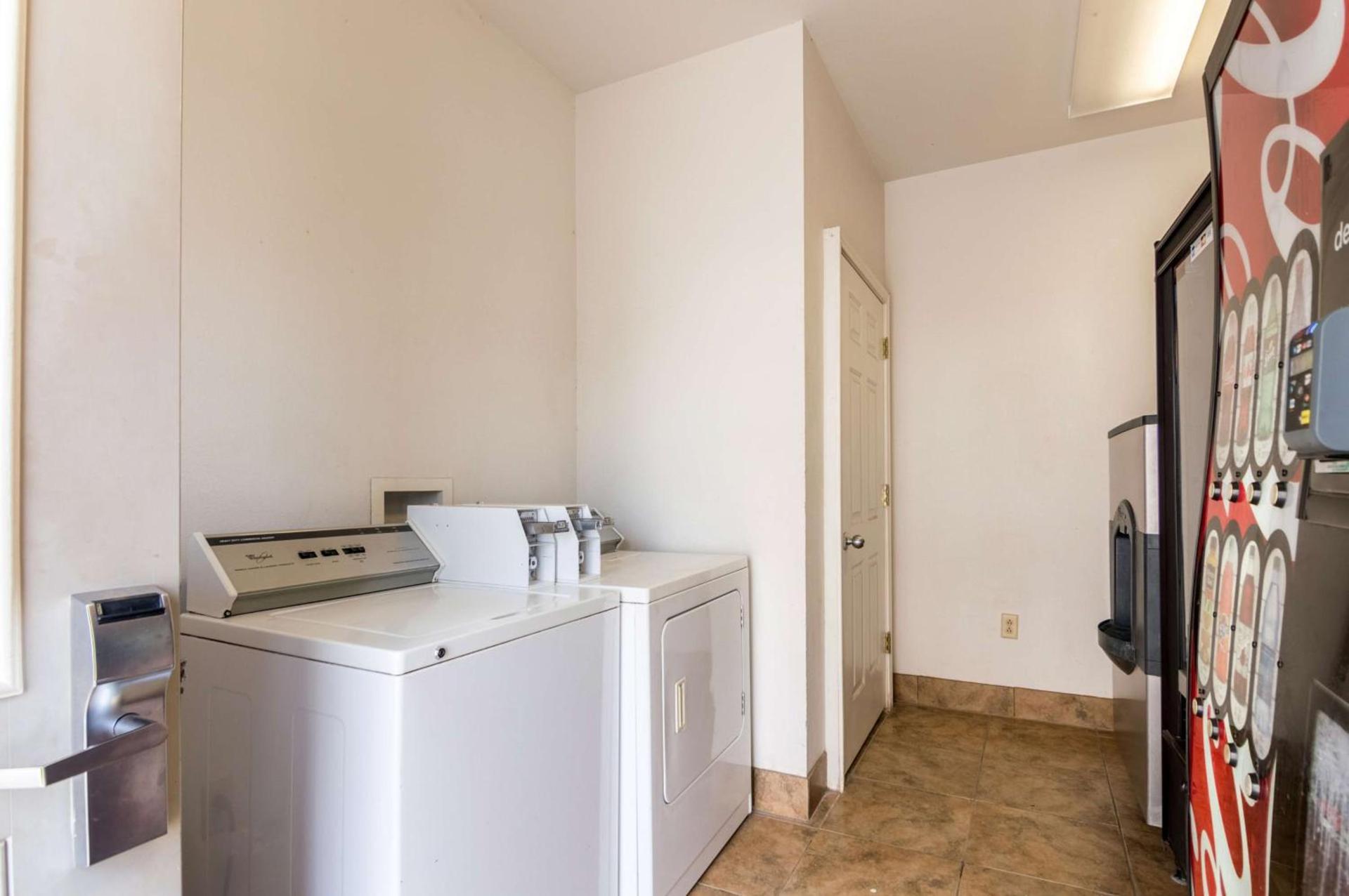 Blue Bonnet Suites -Lubbock, TX - Medical Center photo 29