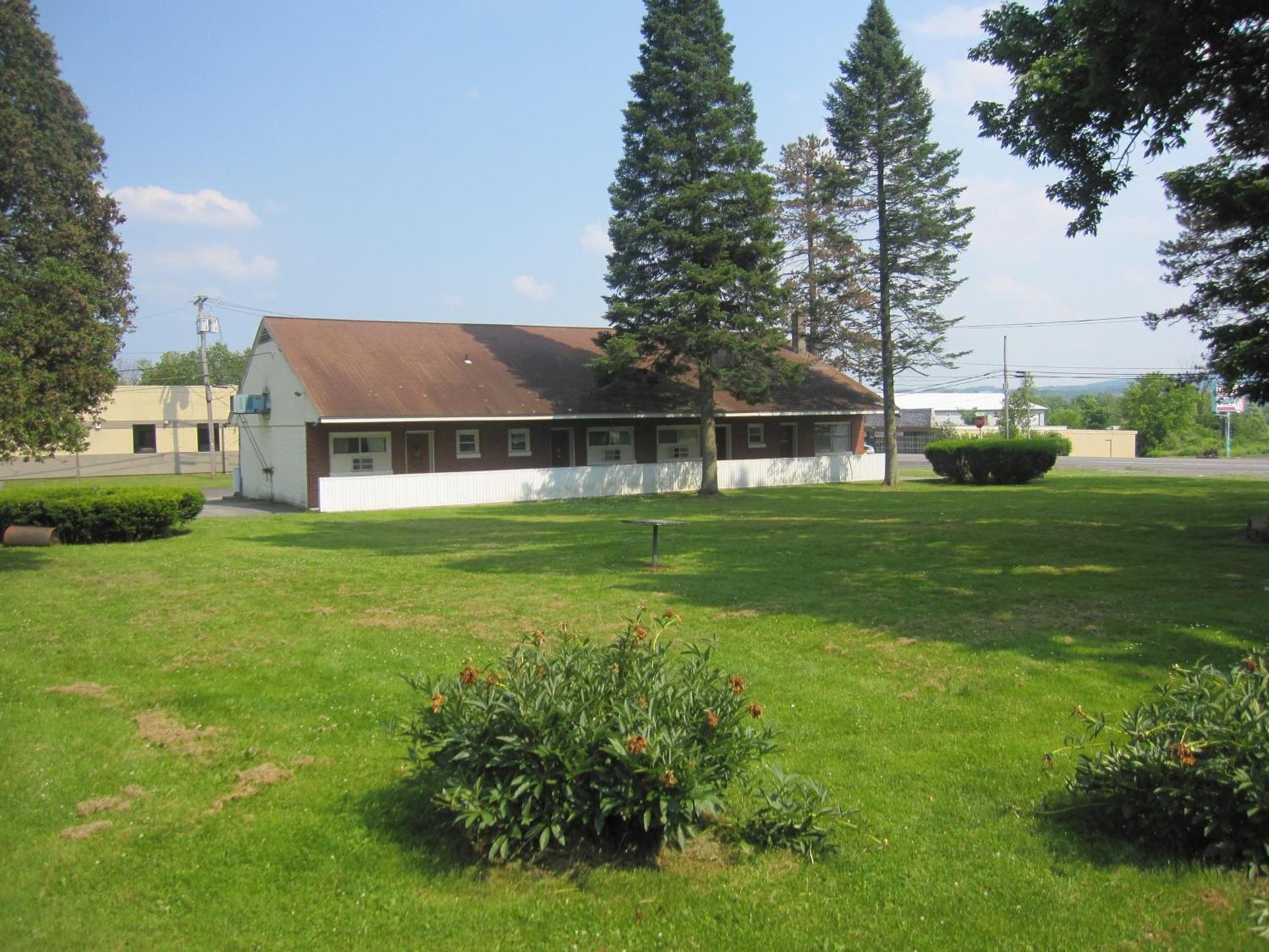 Pinecrest Motel photo 2